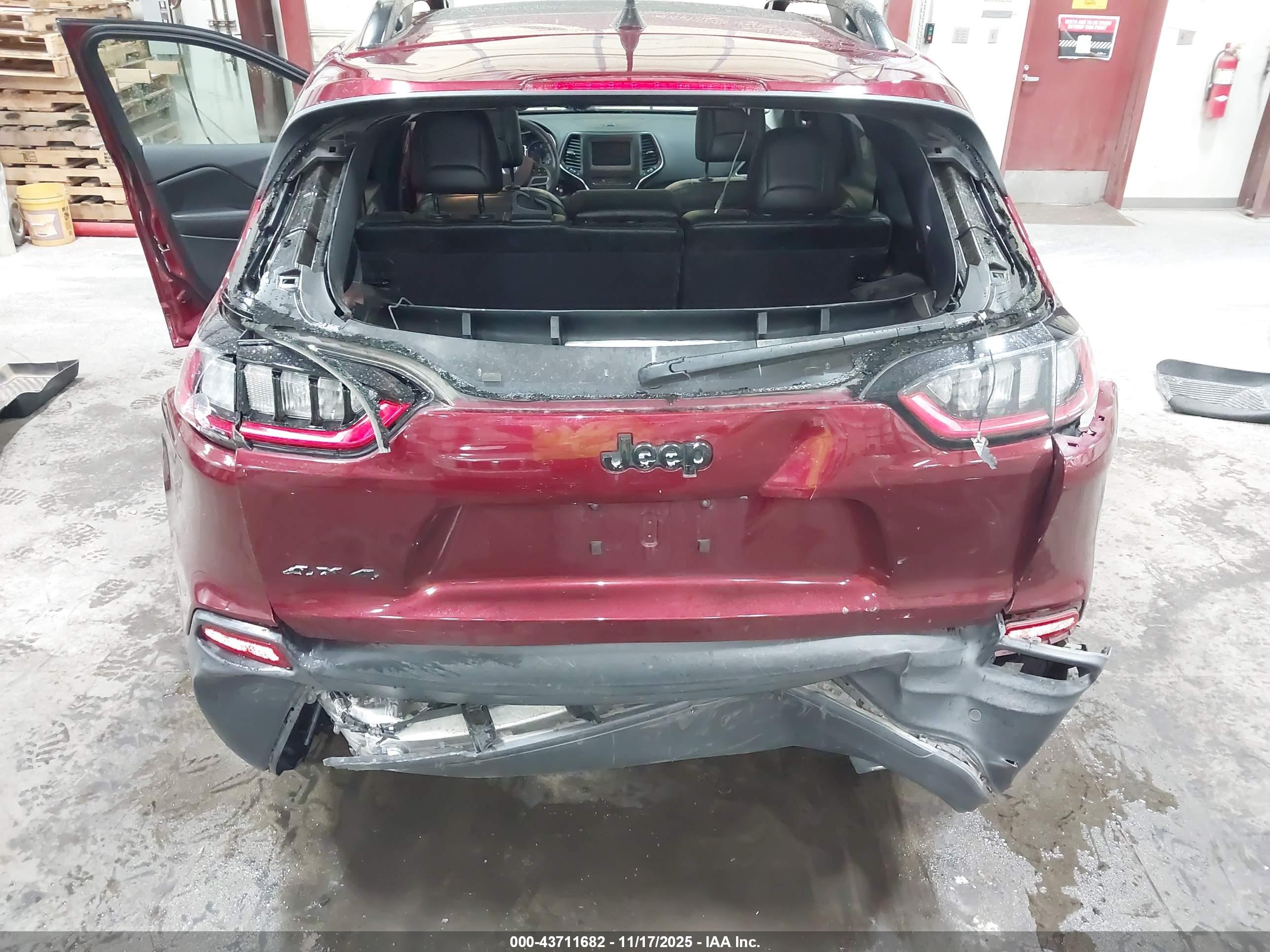 JEEP CHEROKEE image 6