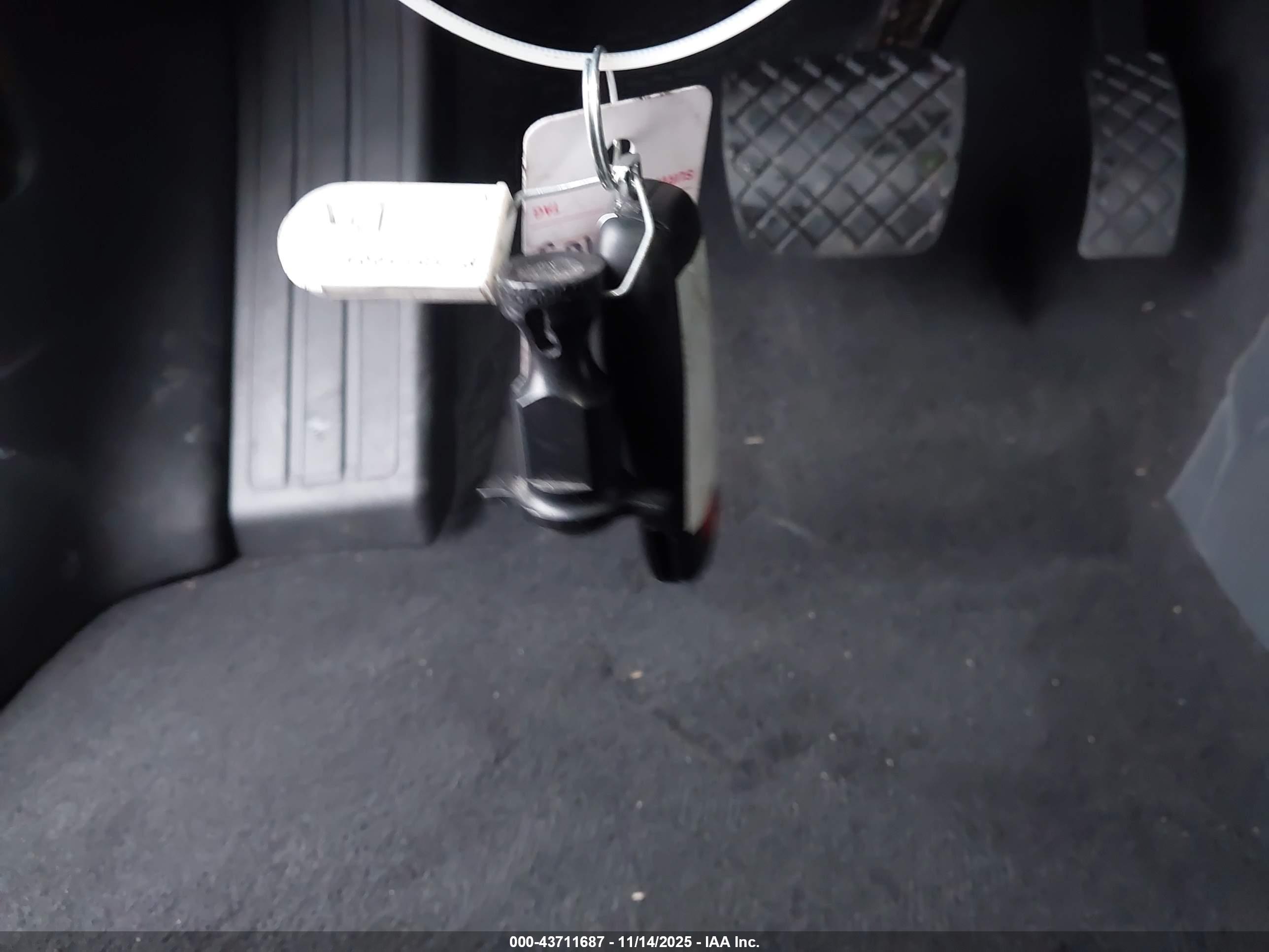 PORSCHE MACAN image 11