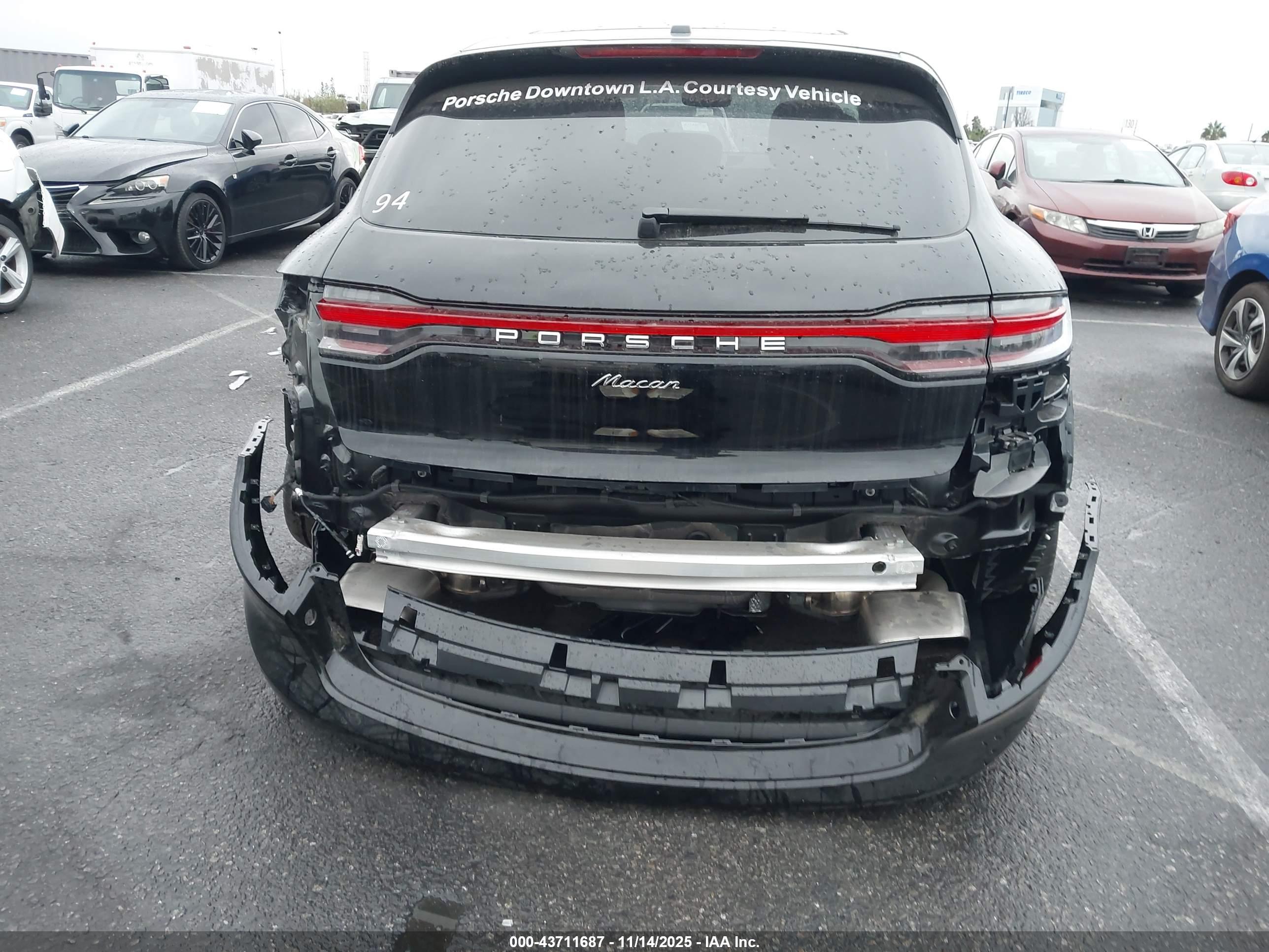 PORSCHE MACAN image 6
