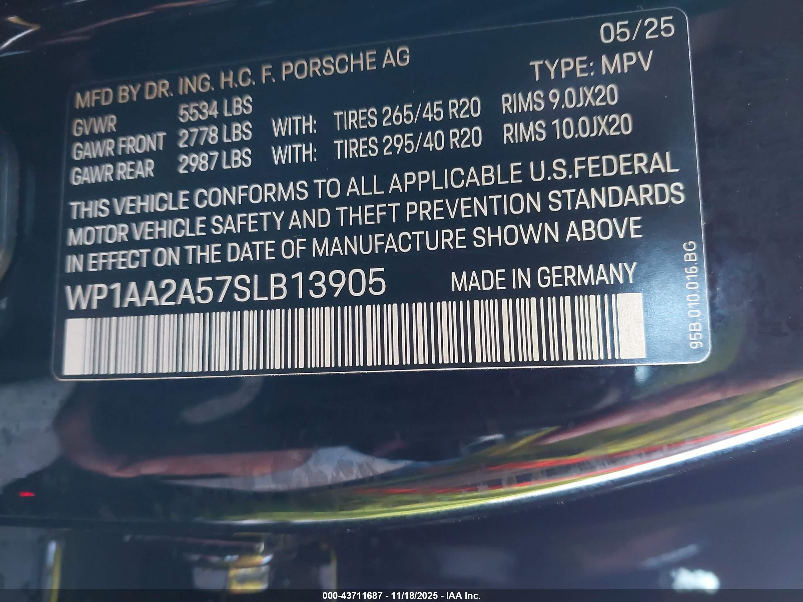 PORSCHE MACAN image 9