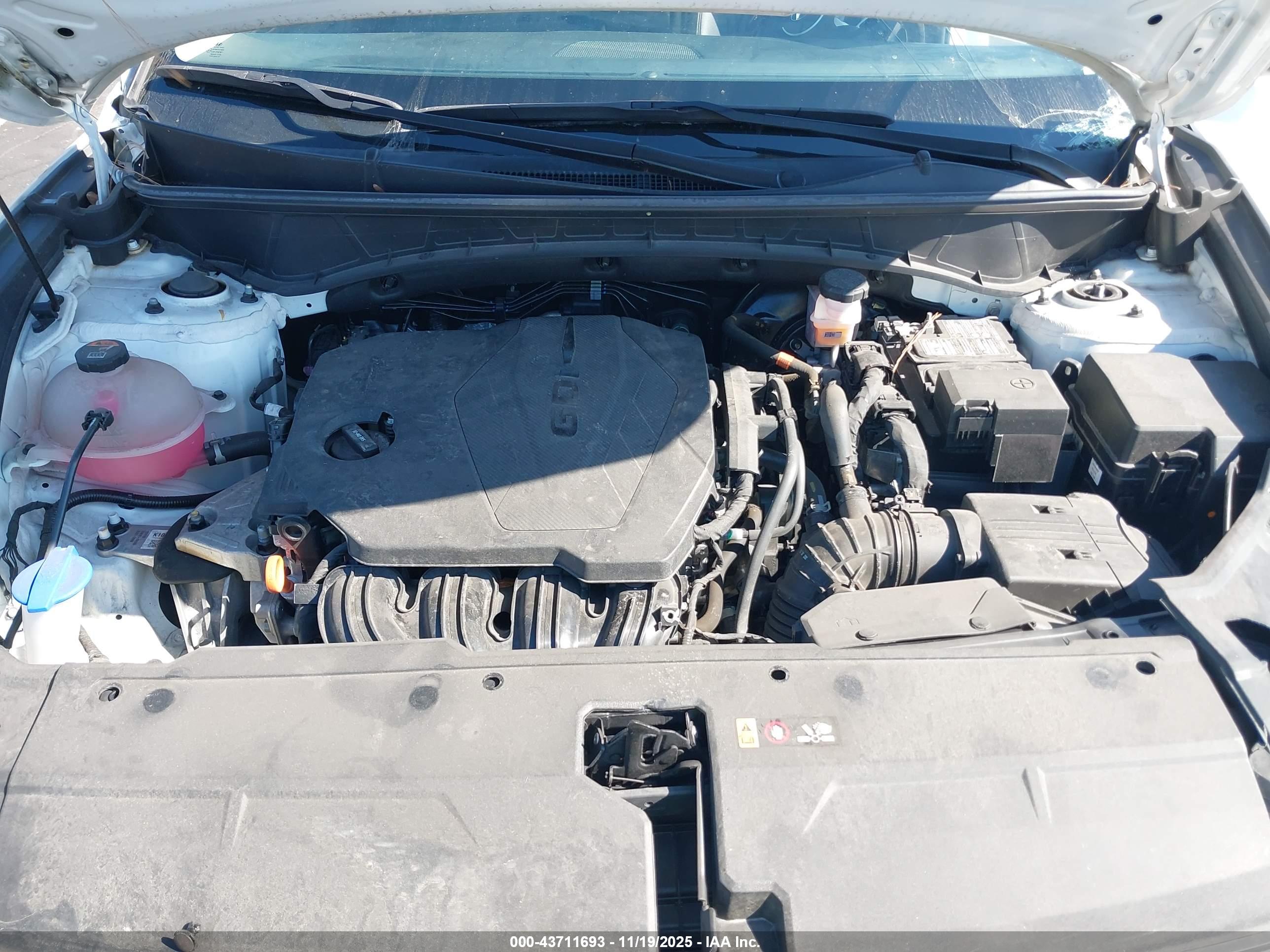 HYUNDAI TUCSON image 10
