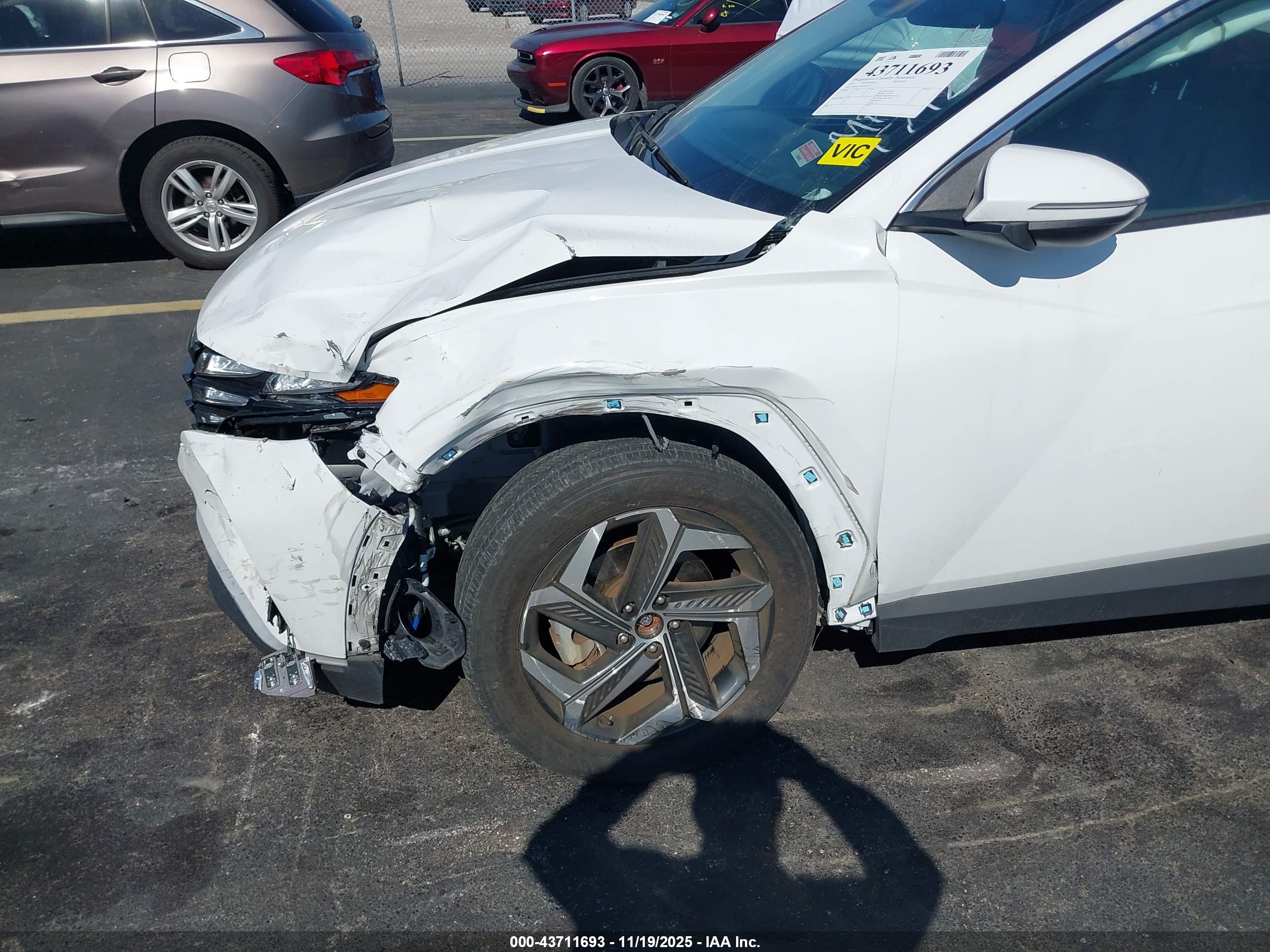 HYUNDAI TUCSON image 6