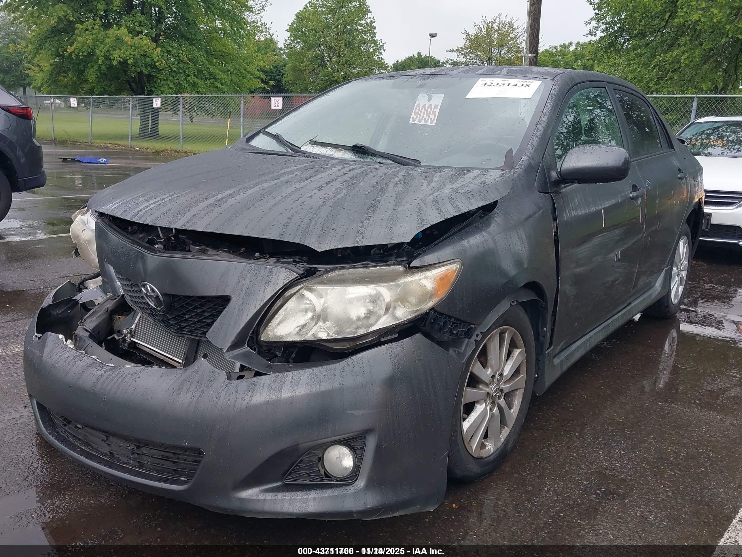TOYOTA COROLLA image 2