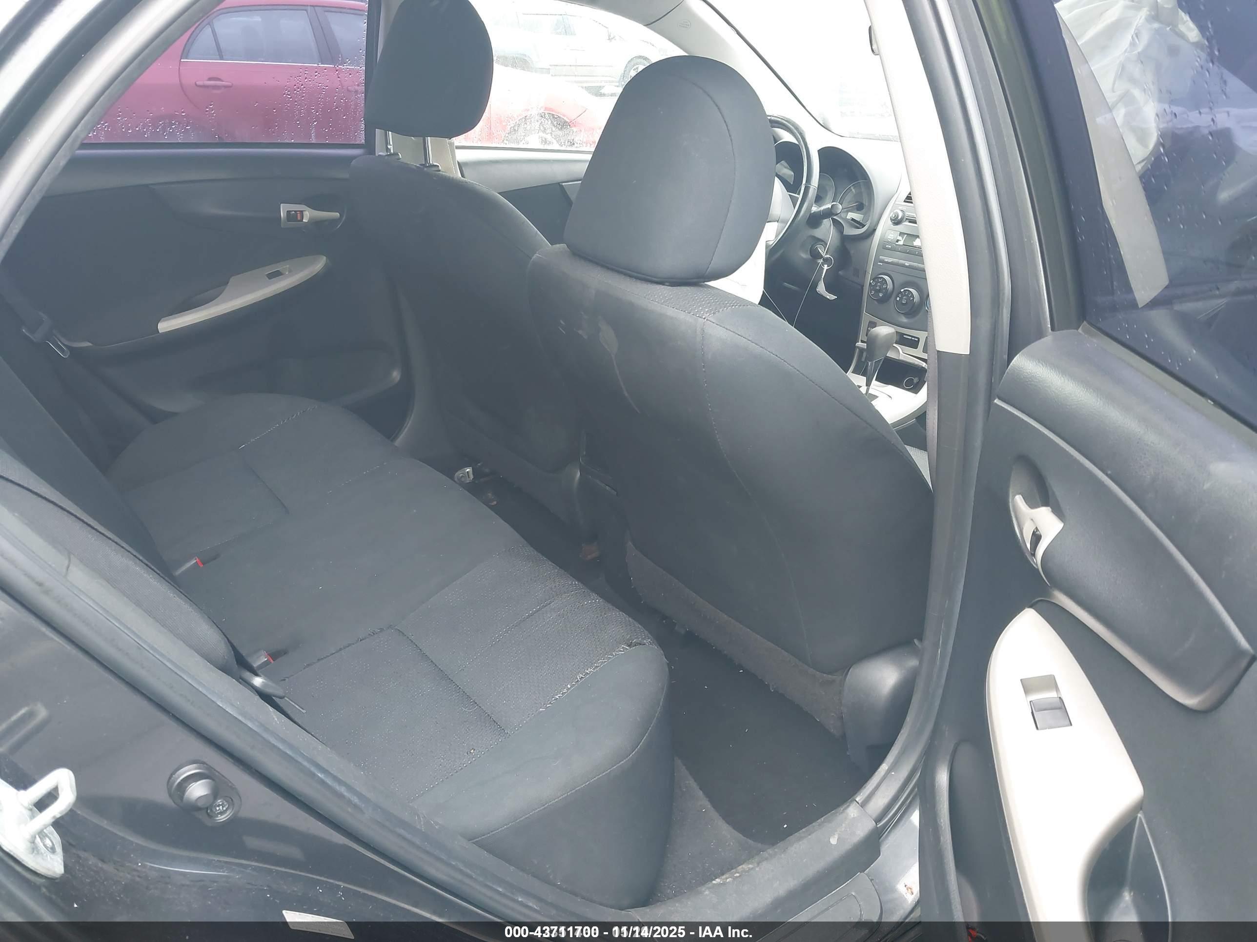 TOYOTA COROLLA image 8