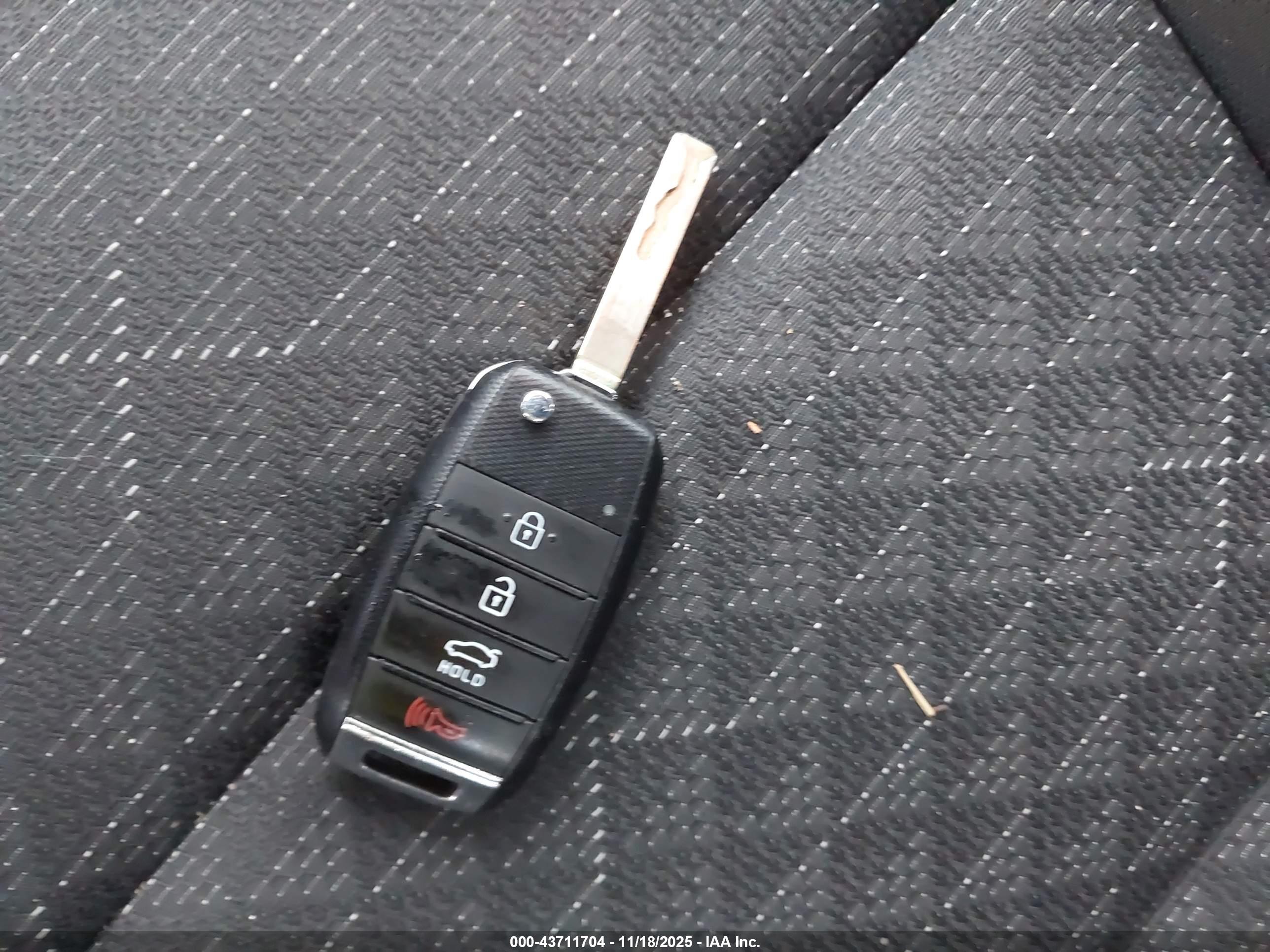 KIA RIO image 11