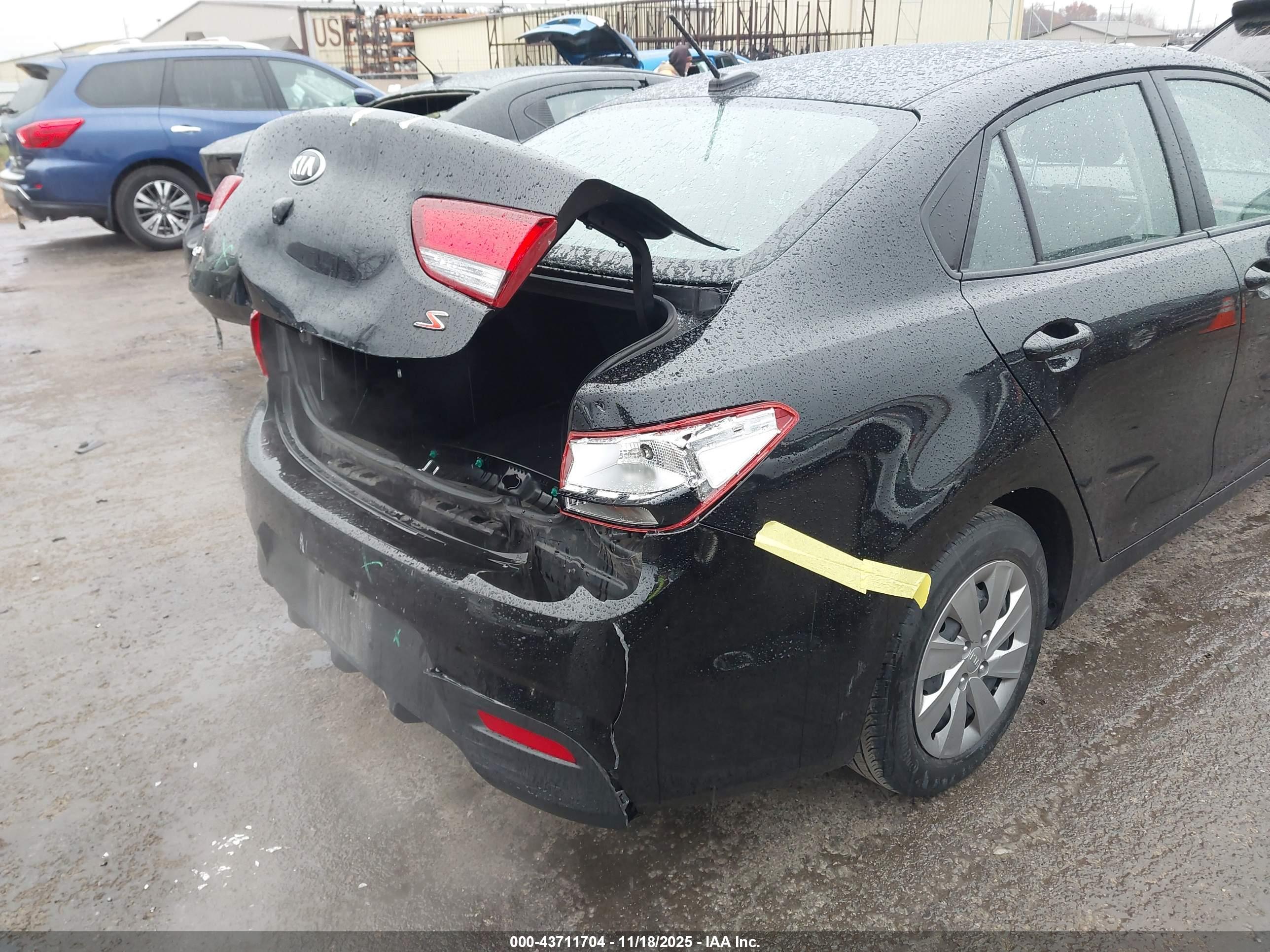 KIA RIO image 6