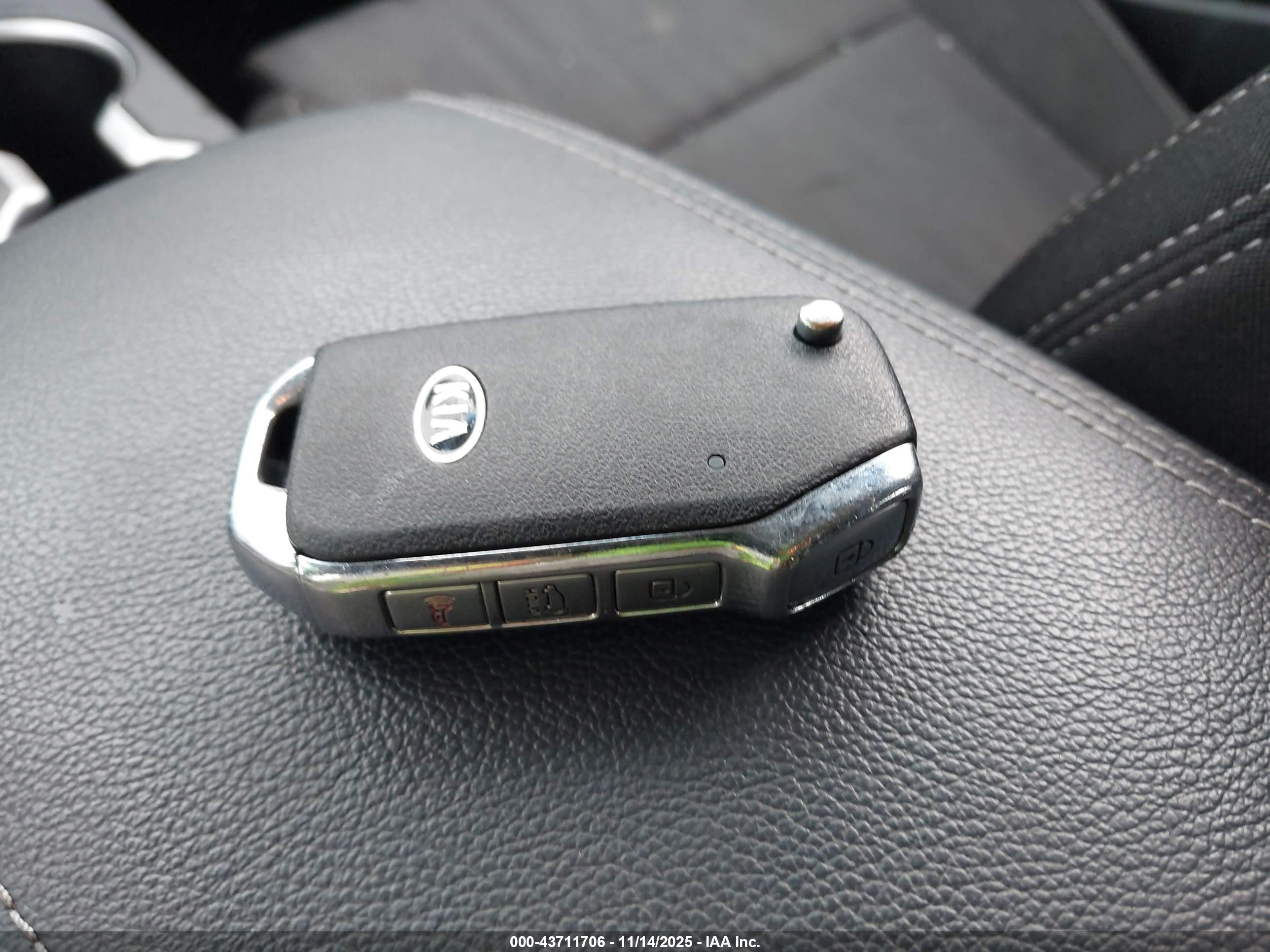 KIA SPORTAGE image 11