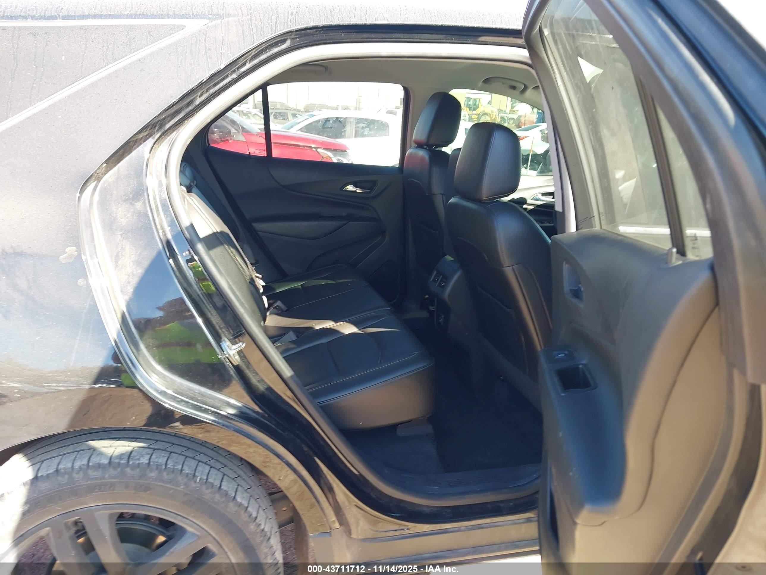 CHEVROLET EQUINOX image 8
