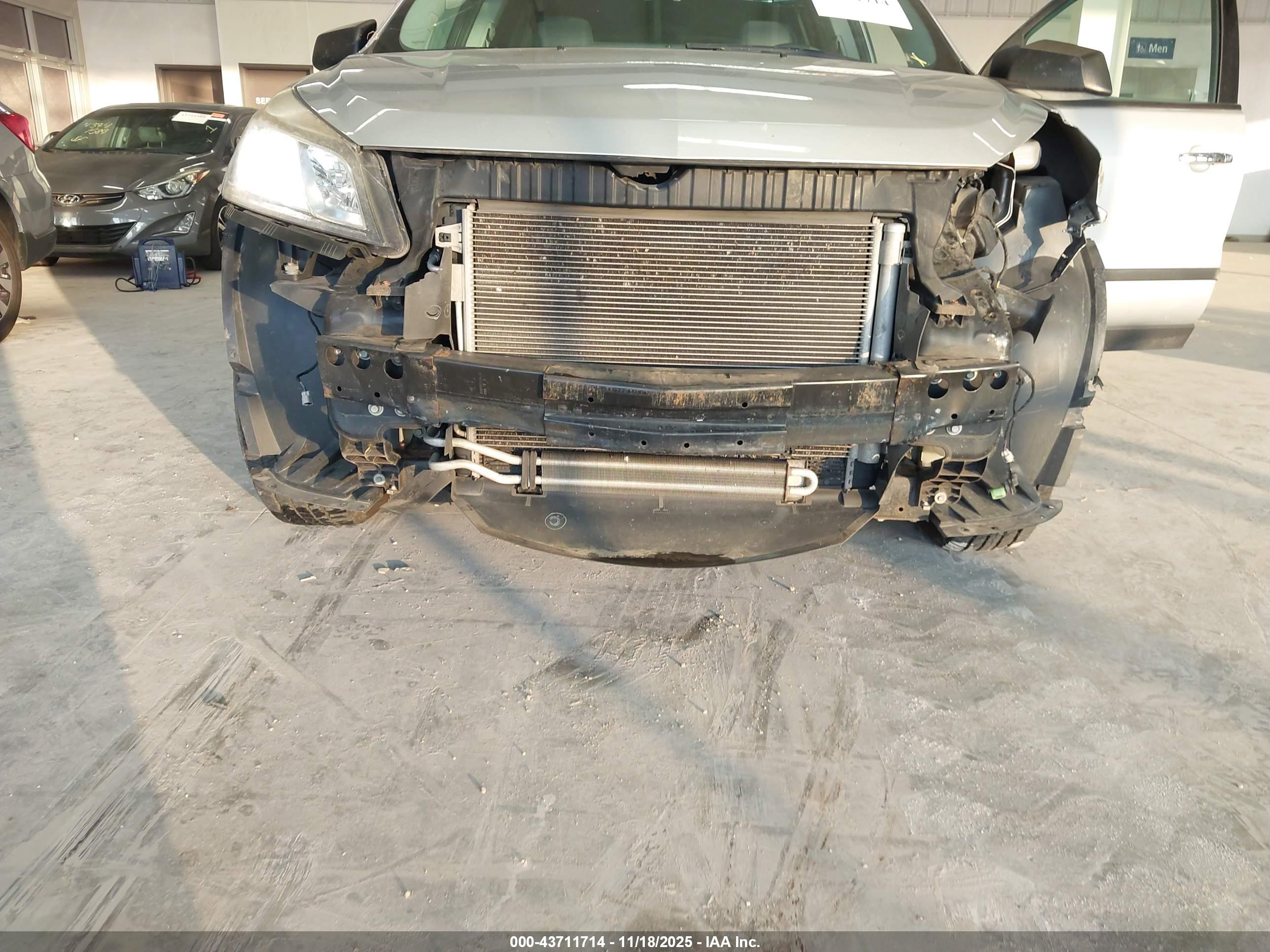 CHEVROLET TRAVERSE image 6