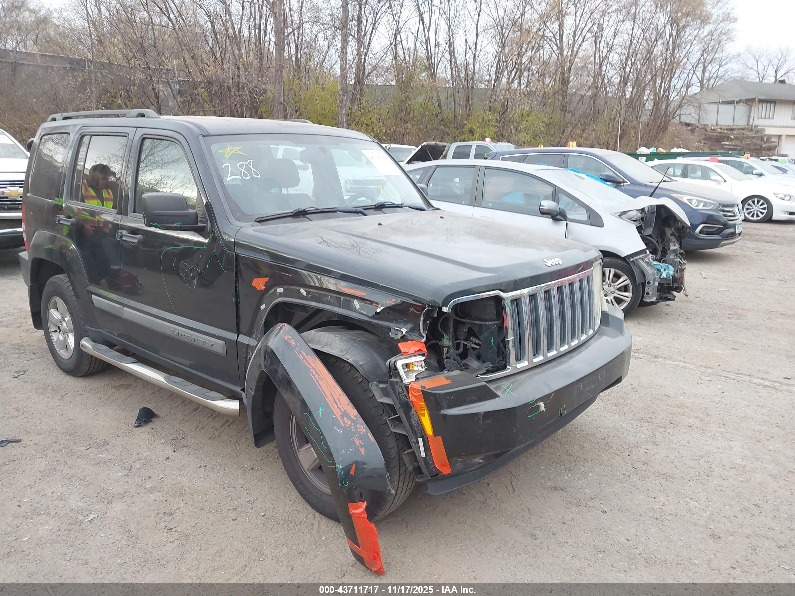 JEEP LIBERTY image 6