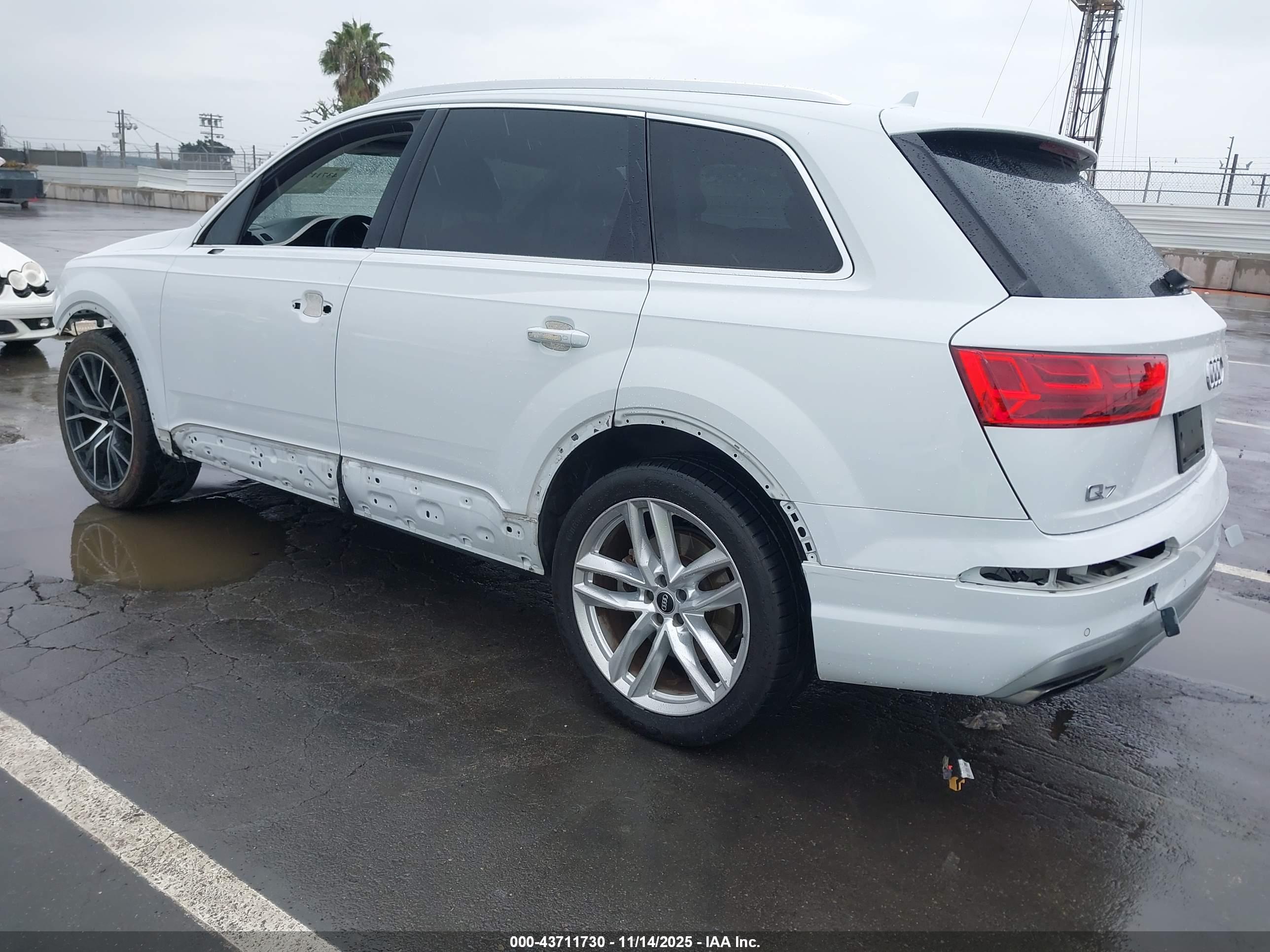 AUDI Q7 image 3