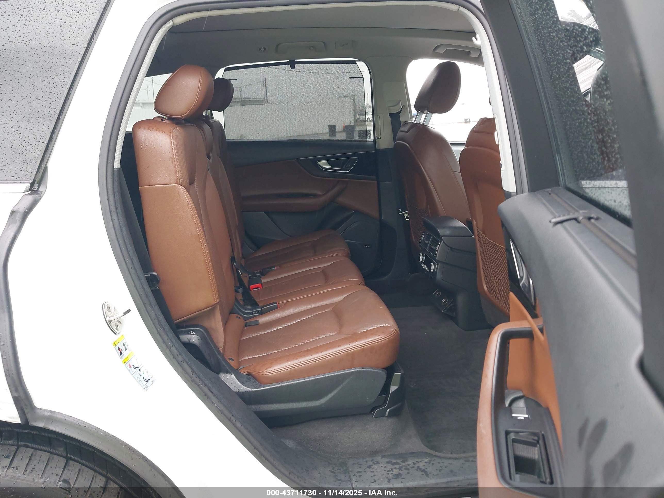 AUDI Q7 image 8