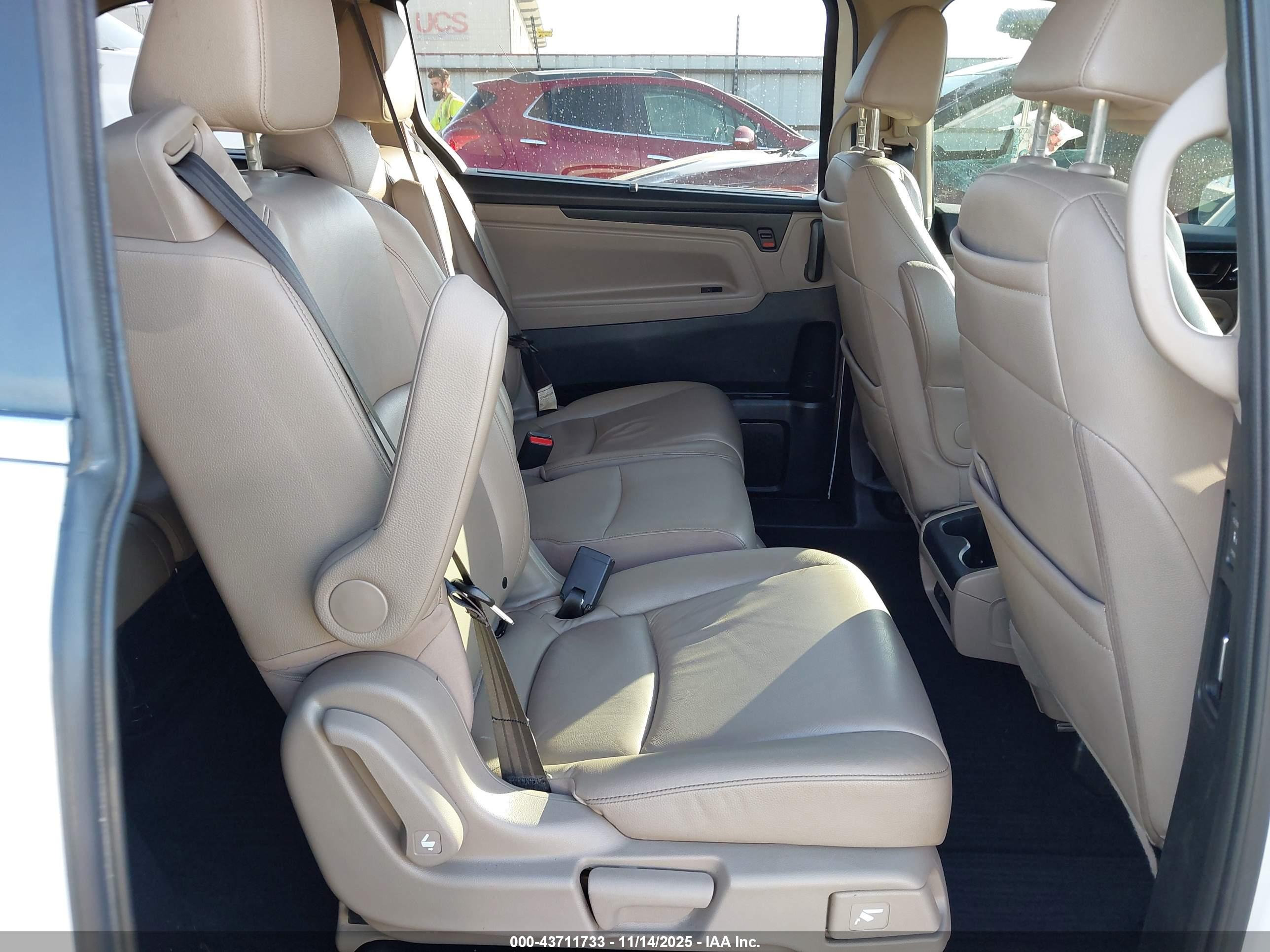 HONDA ODYSSEY image 8