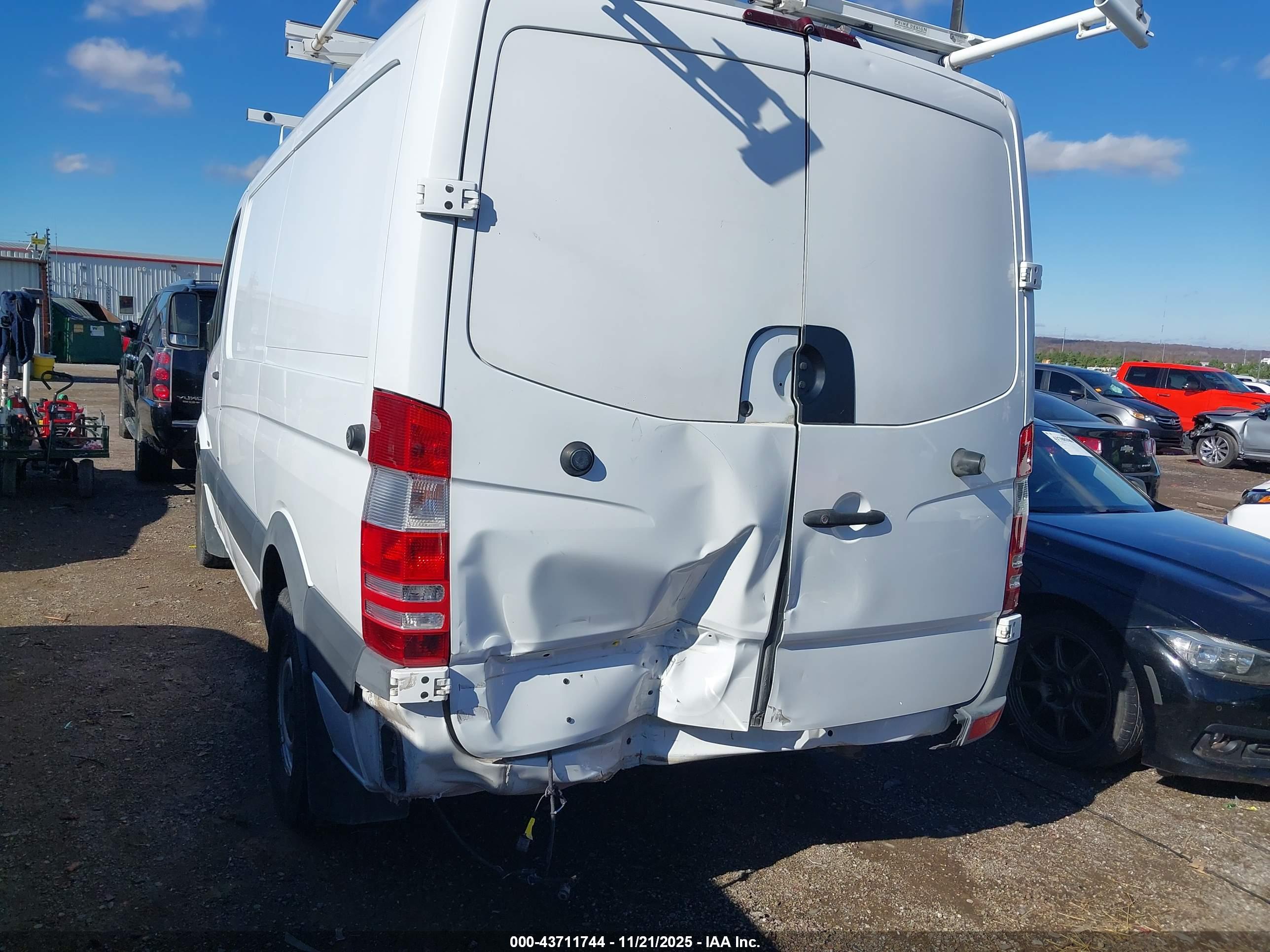 MERCEDES-BENZ SPRINTER image 6