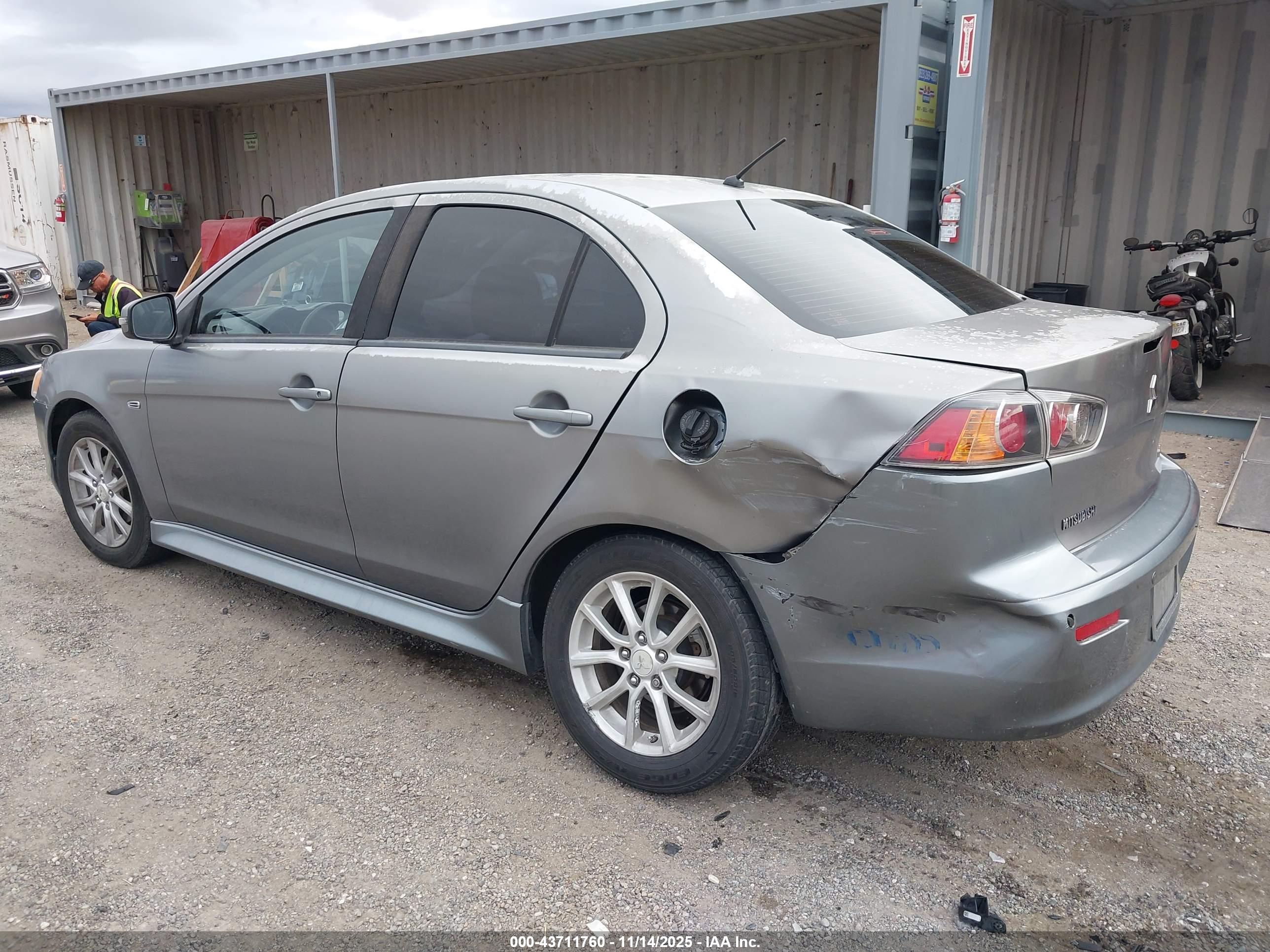 MITSUBISHI LANCER image 3