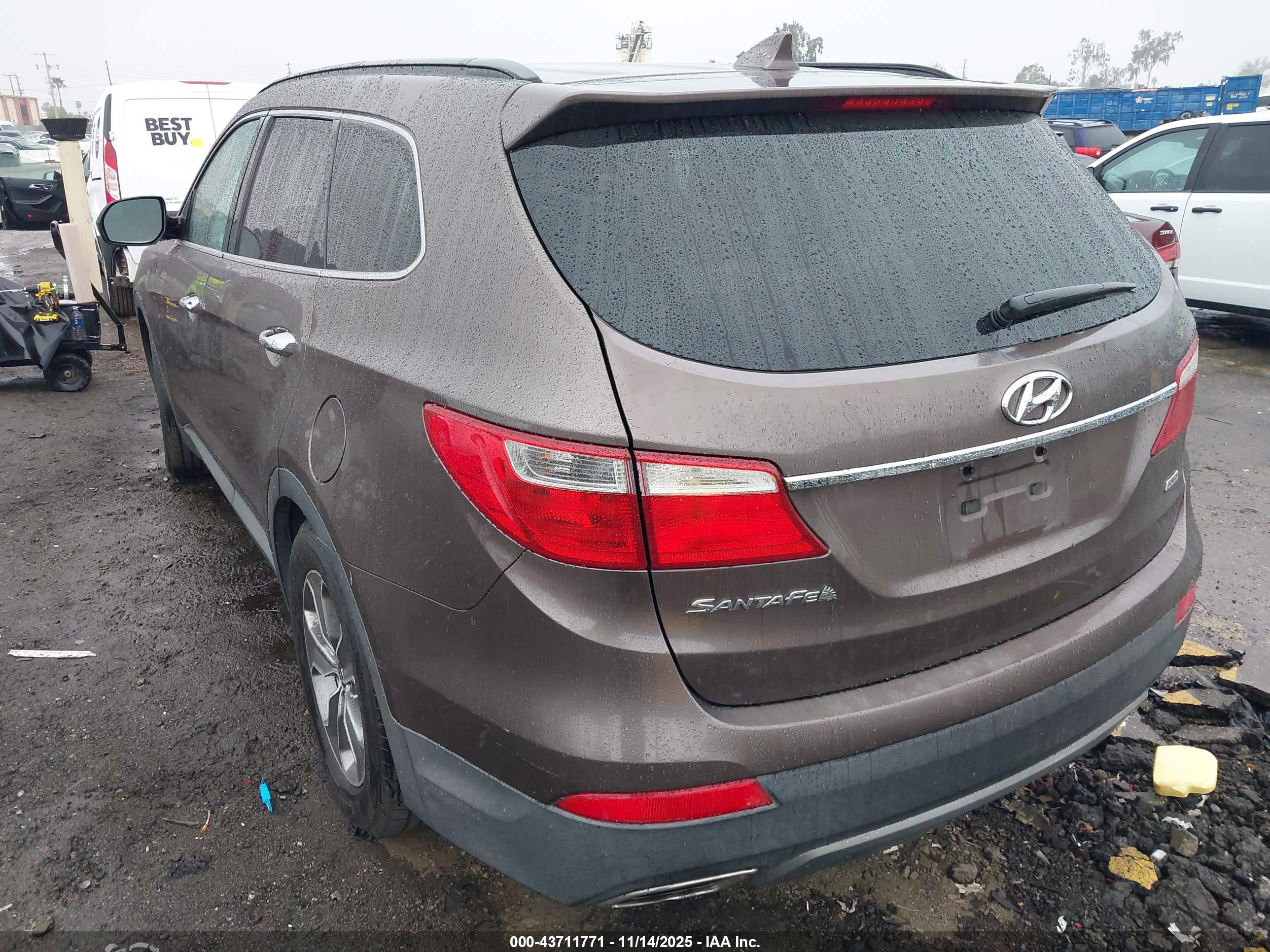 HYUNDAI SANTA image 3