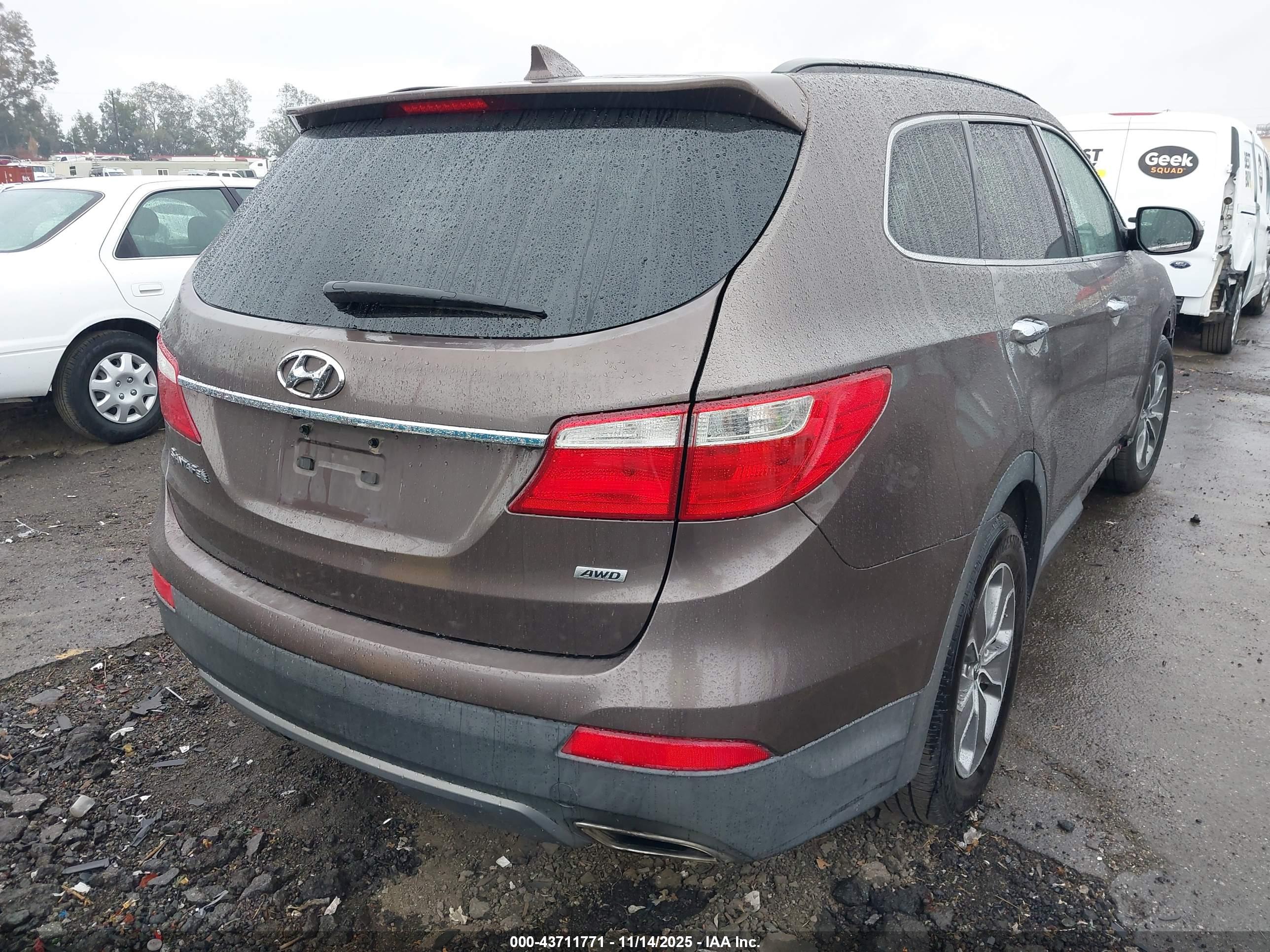 HYUNDAI SANTA image 4