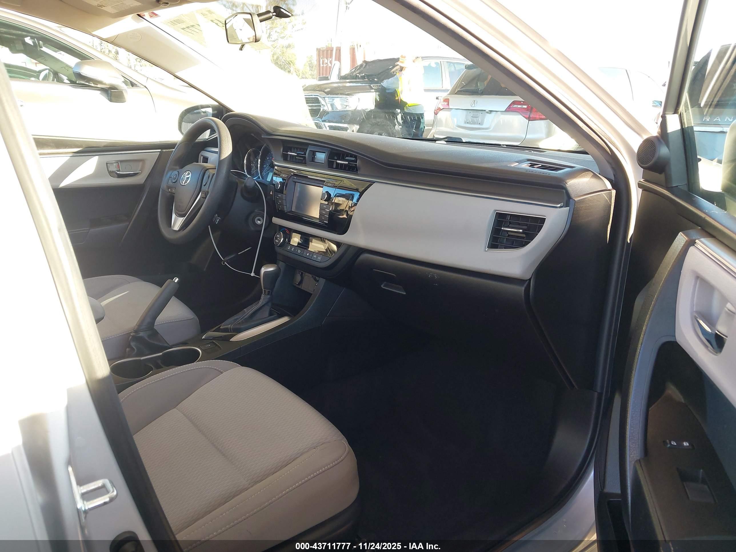 TOYOTA COROLLA image 5