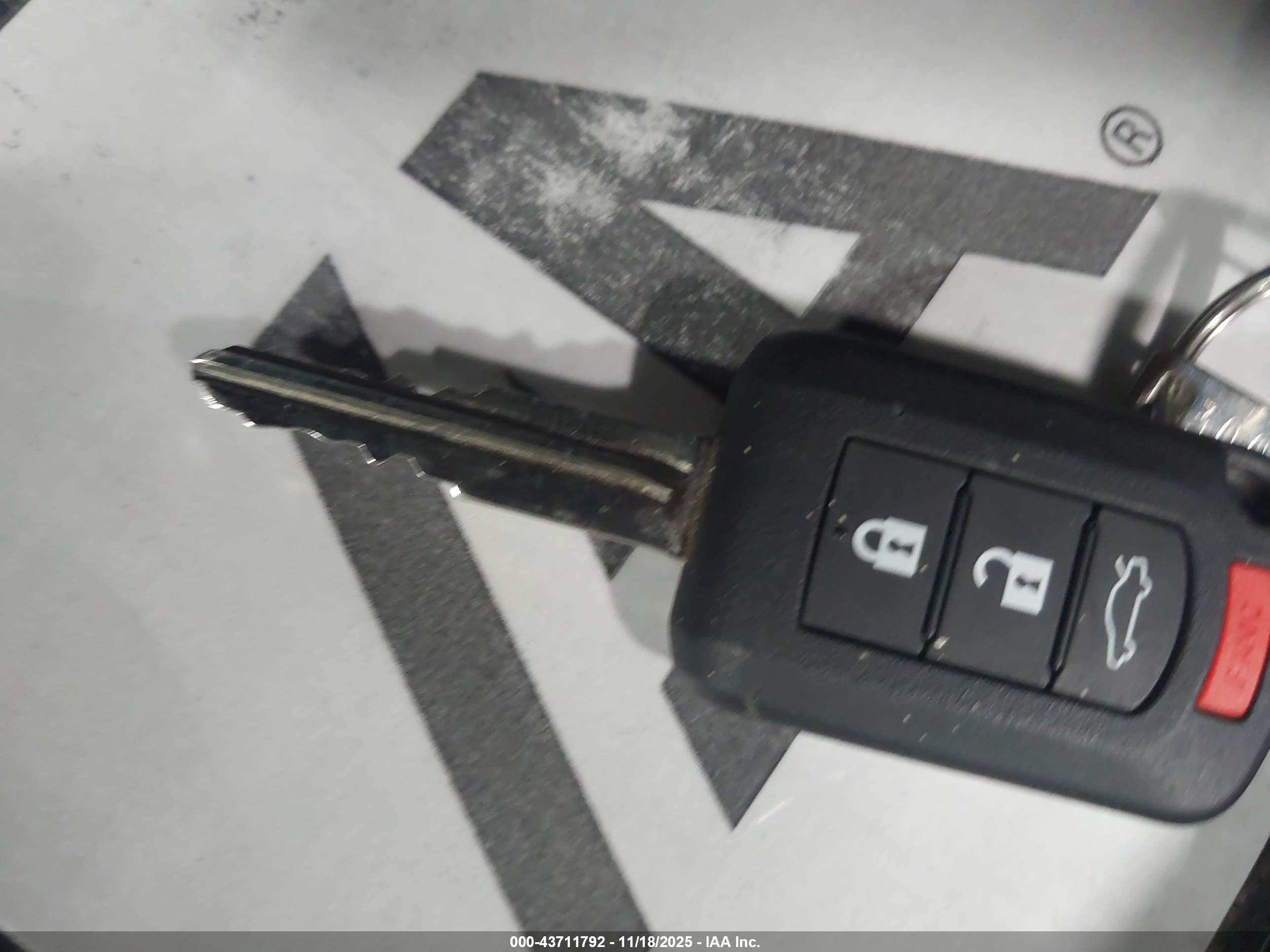 MITSUBISHI LANCER image 11