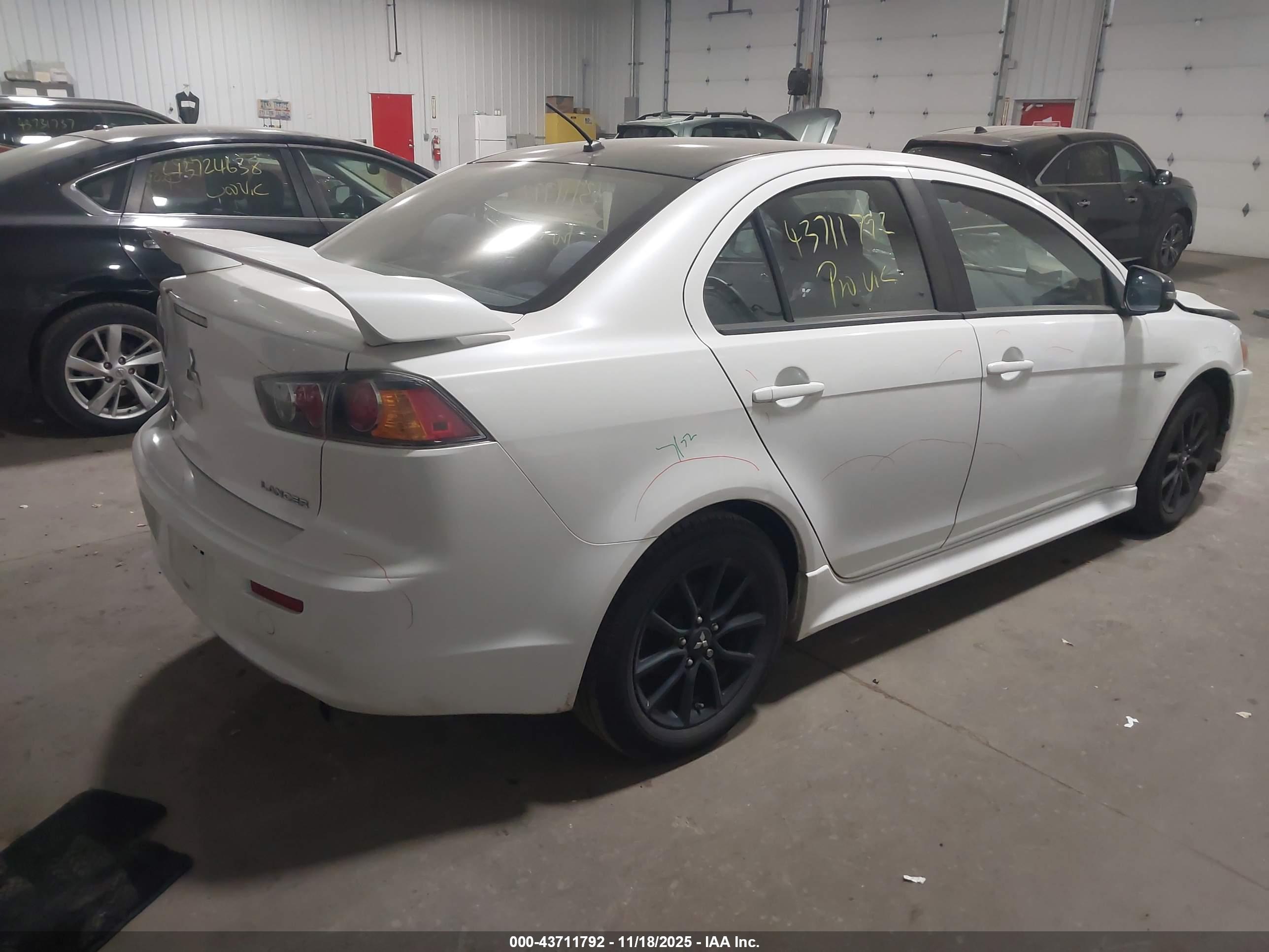 MITSUBISHI LANCER image 4