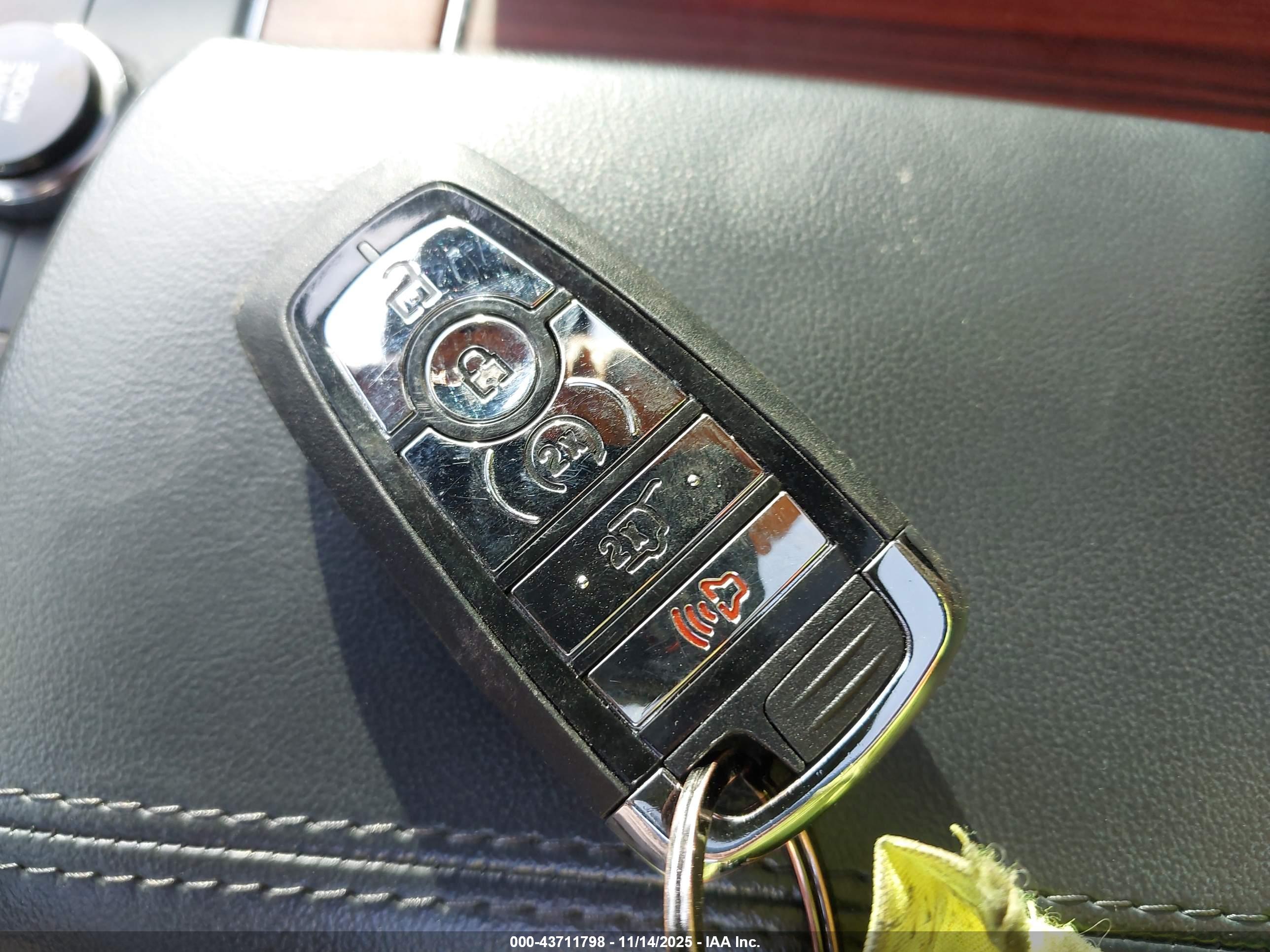LINCOLN NAVIGATOR image 11