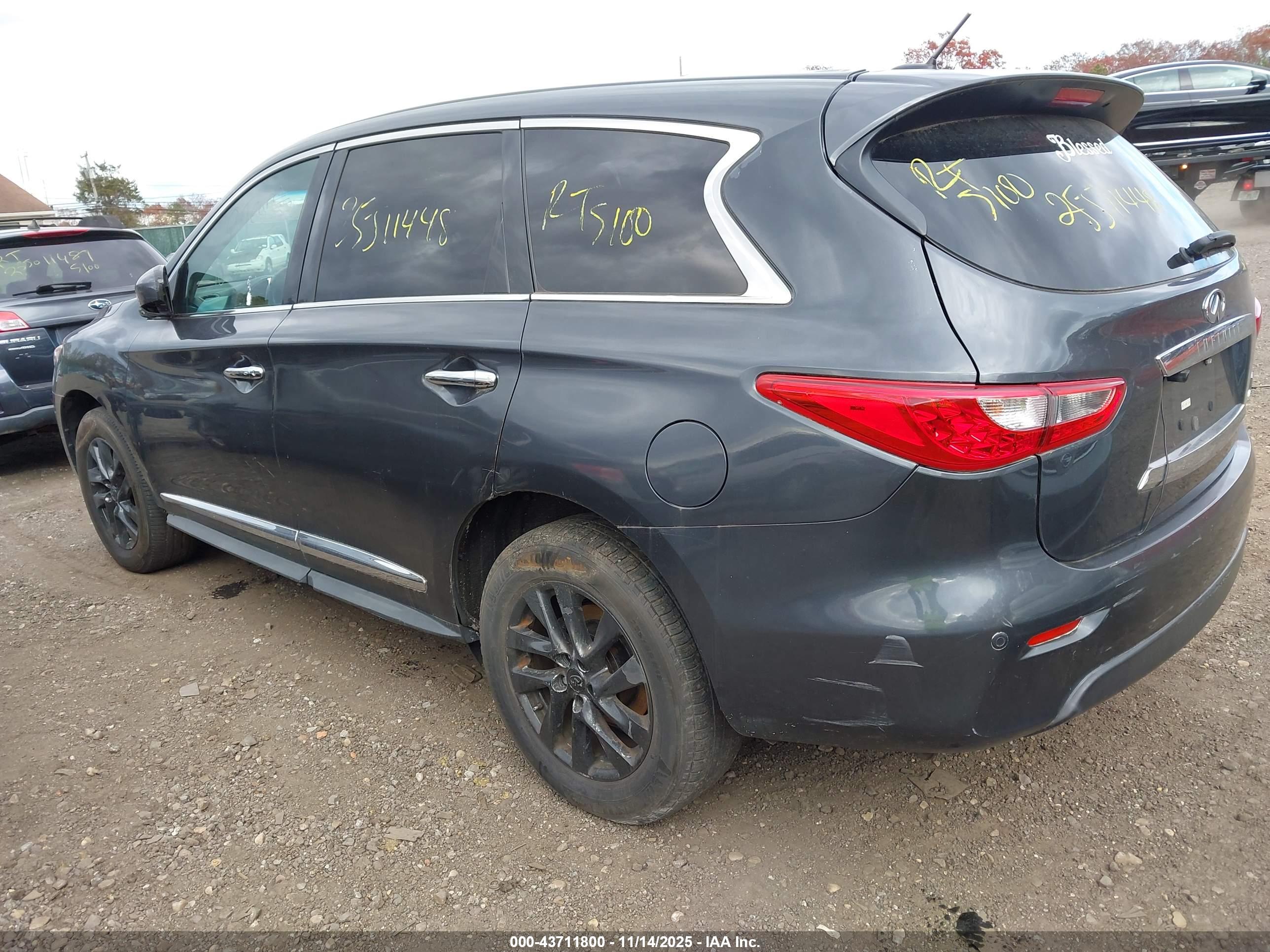 INFINITI JX35 image 3