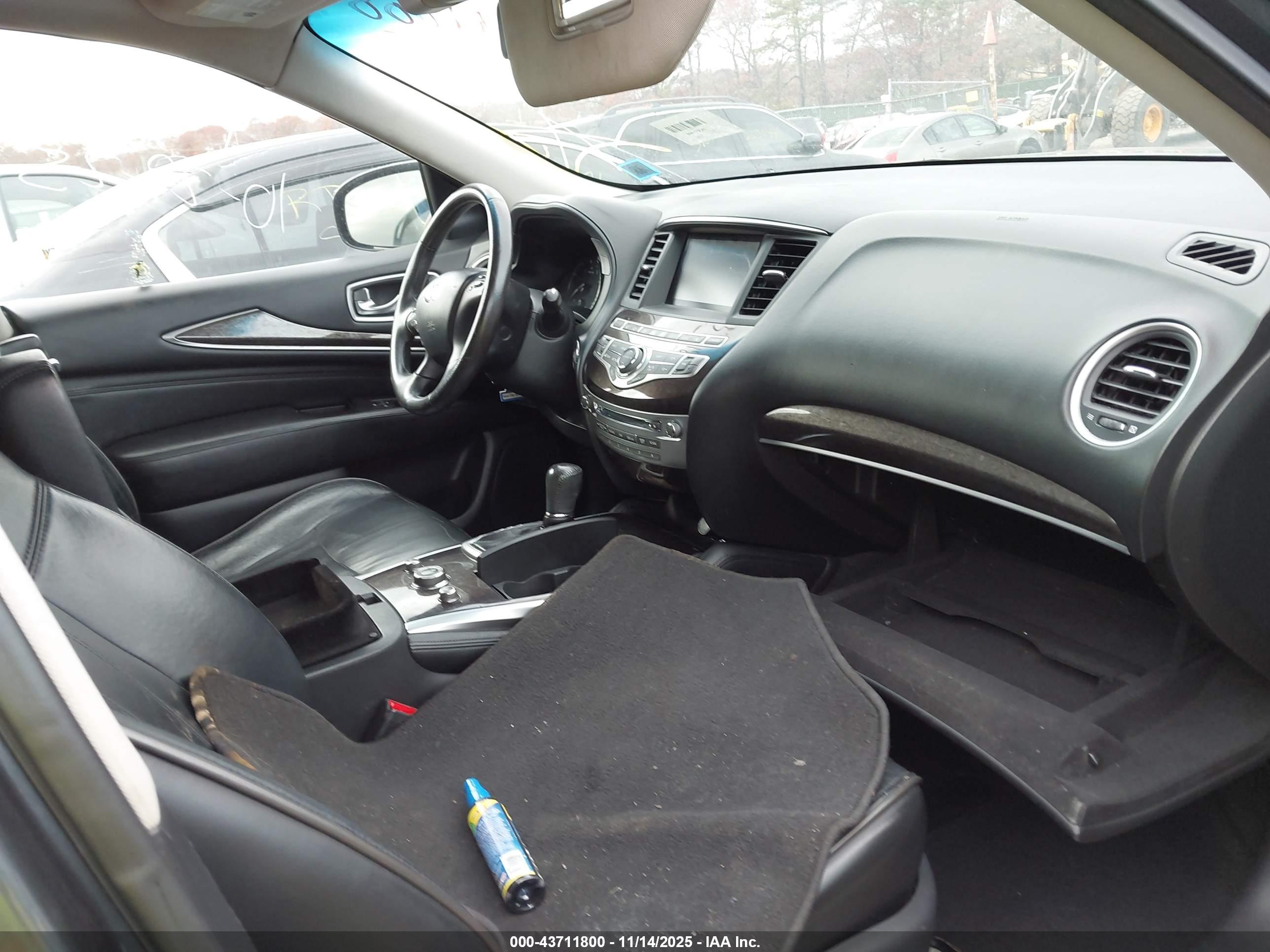 INFINITI JX35 image 5