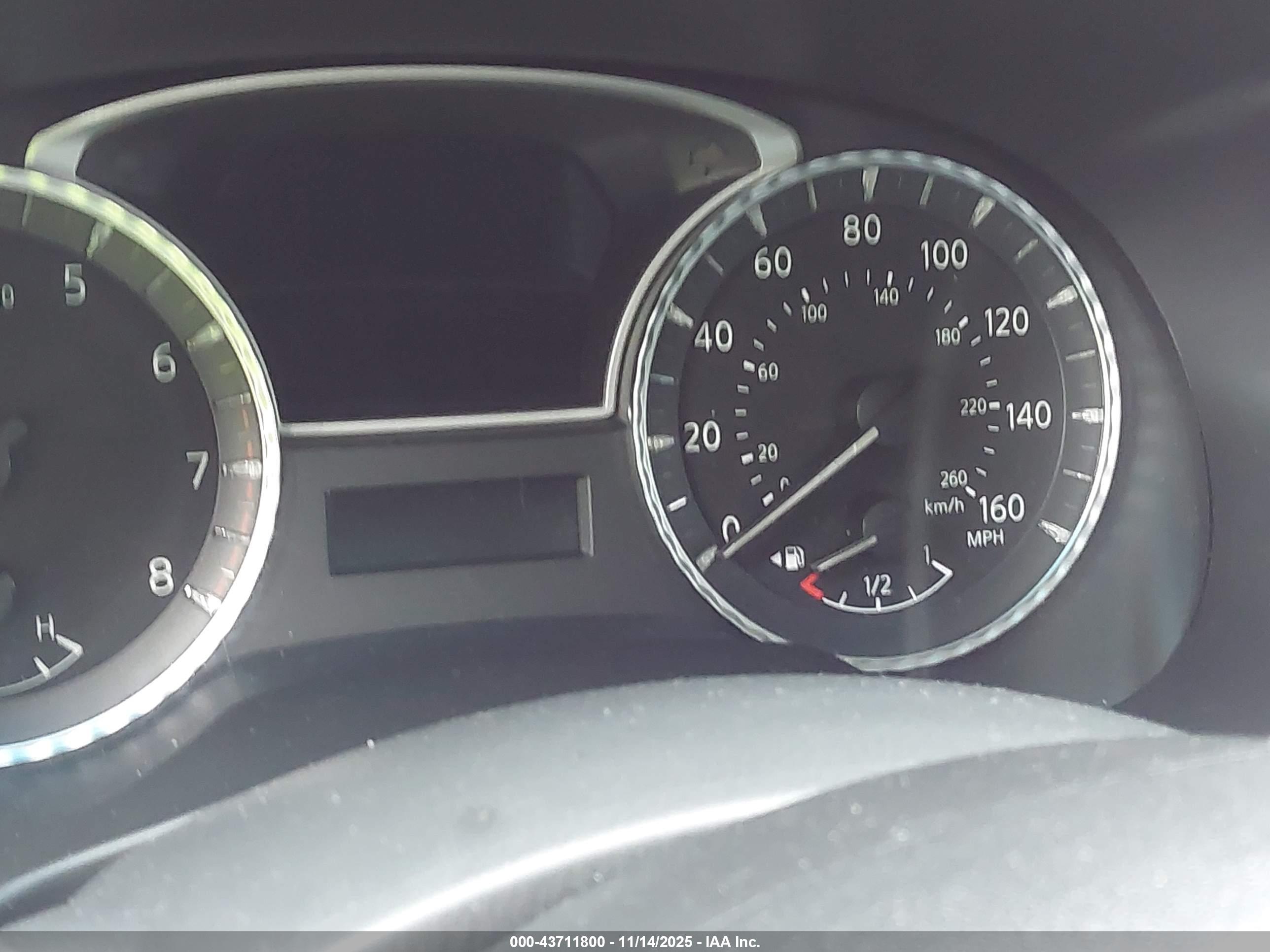 INFINITI JX35 image 7
