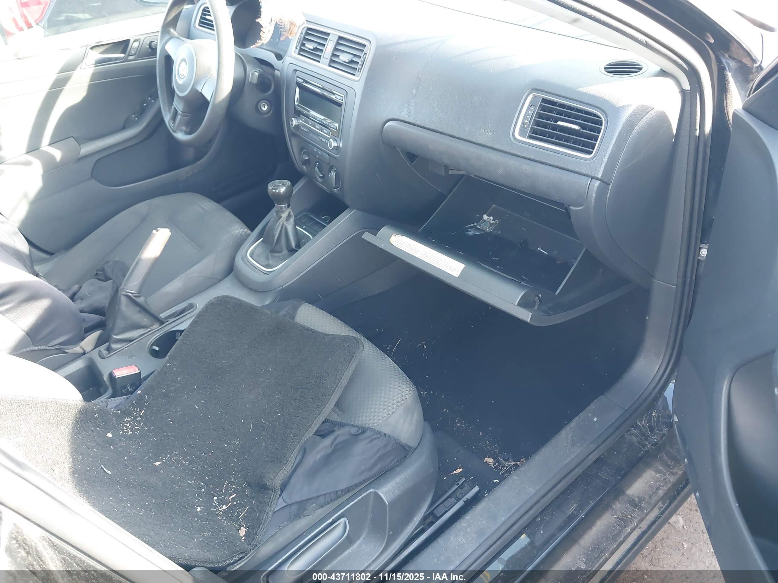 VOLKSWAGEN JETTA image 5