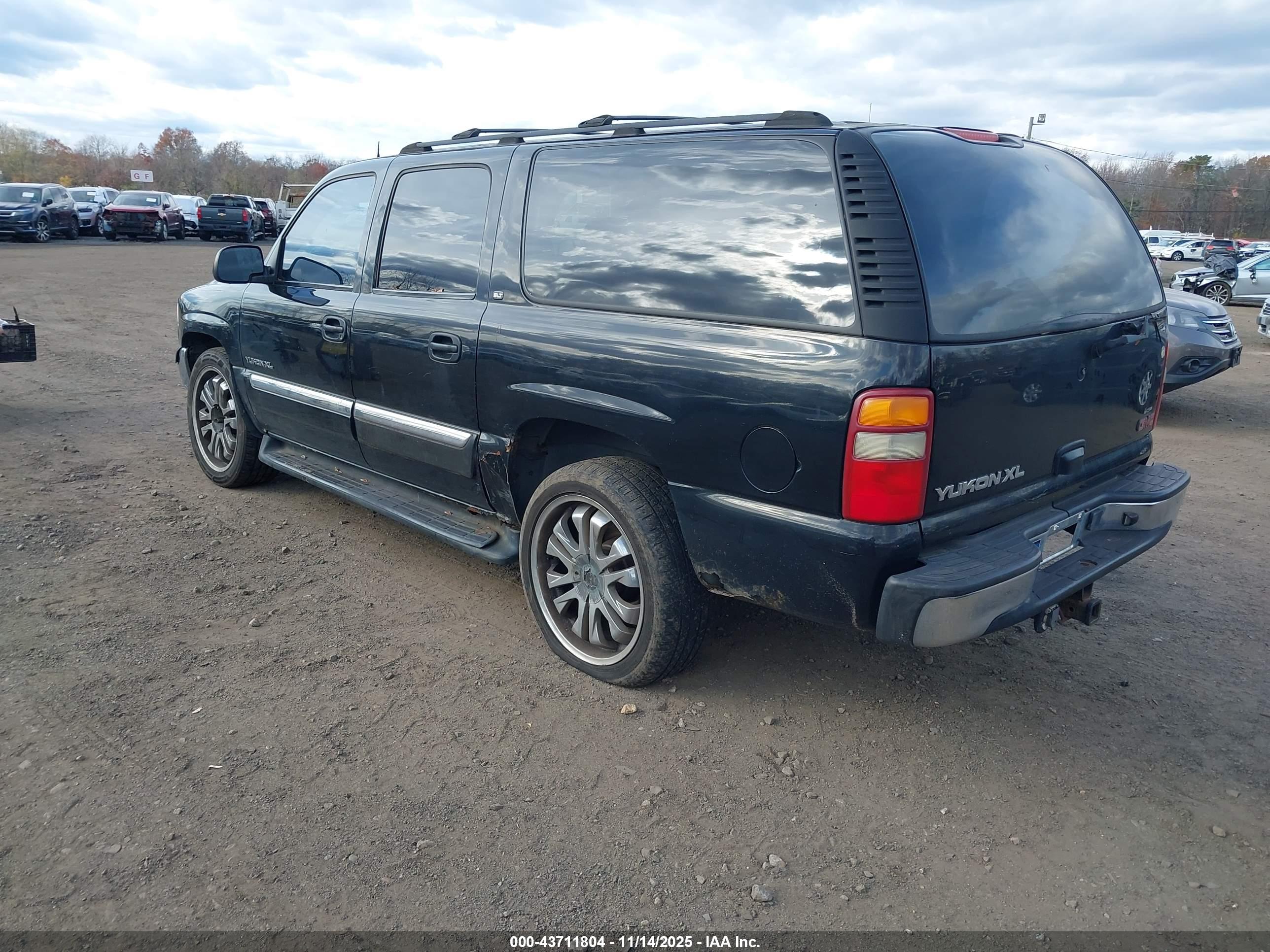 GMC YUKON image 3