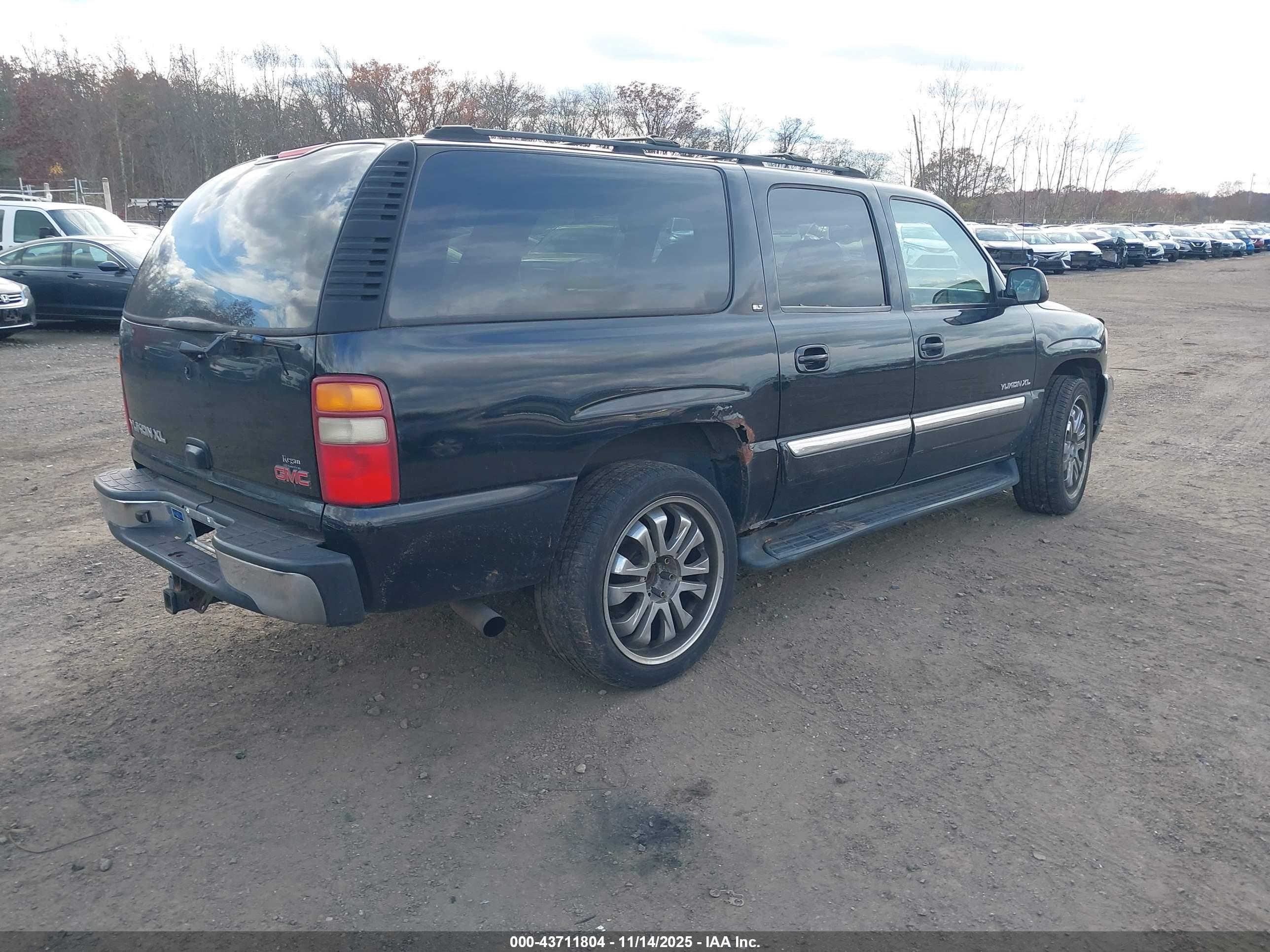 GMC YUKON image 4