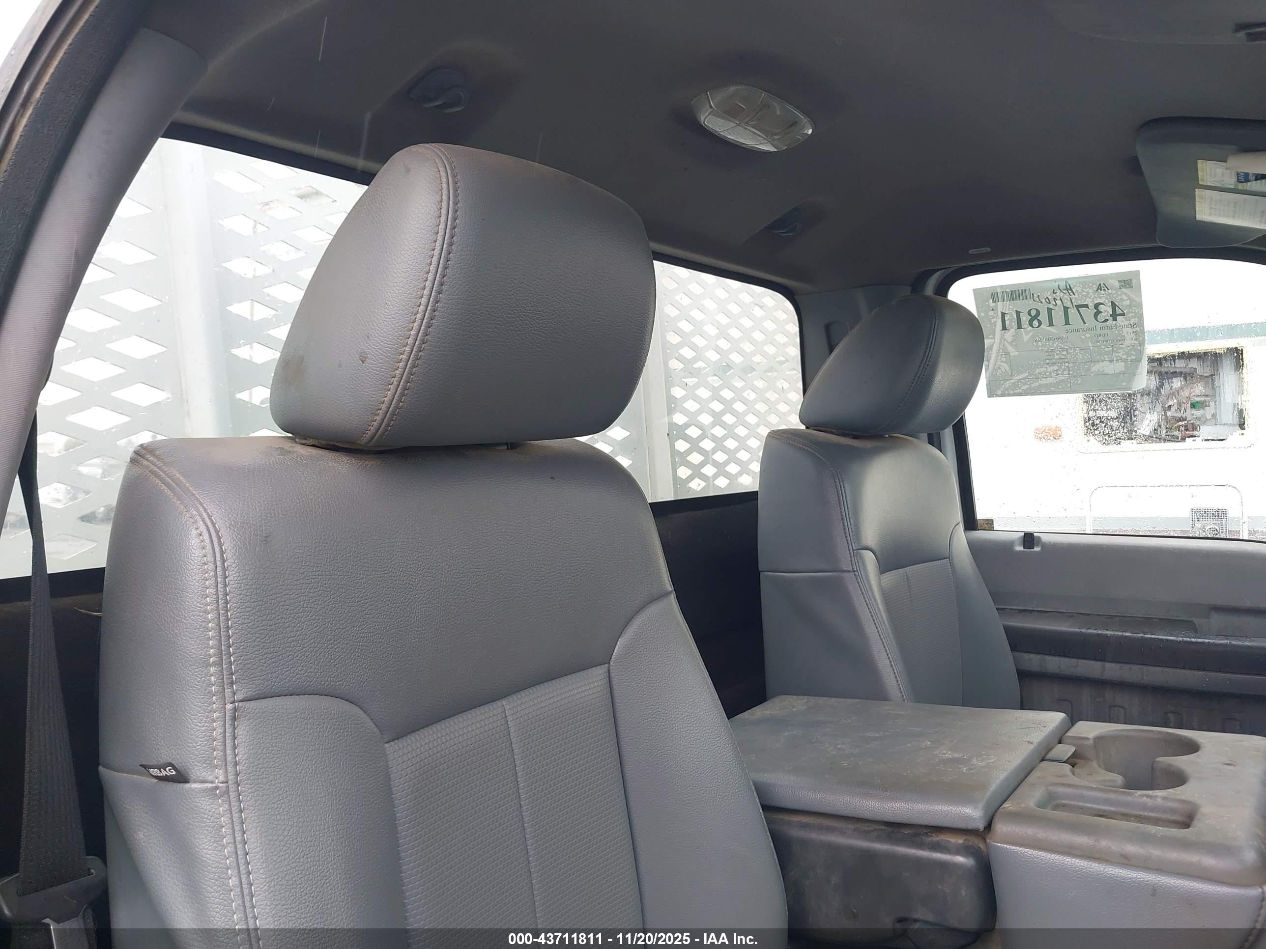 FORD F-550 image 7