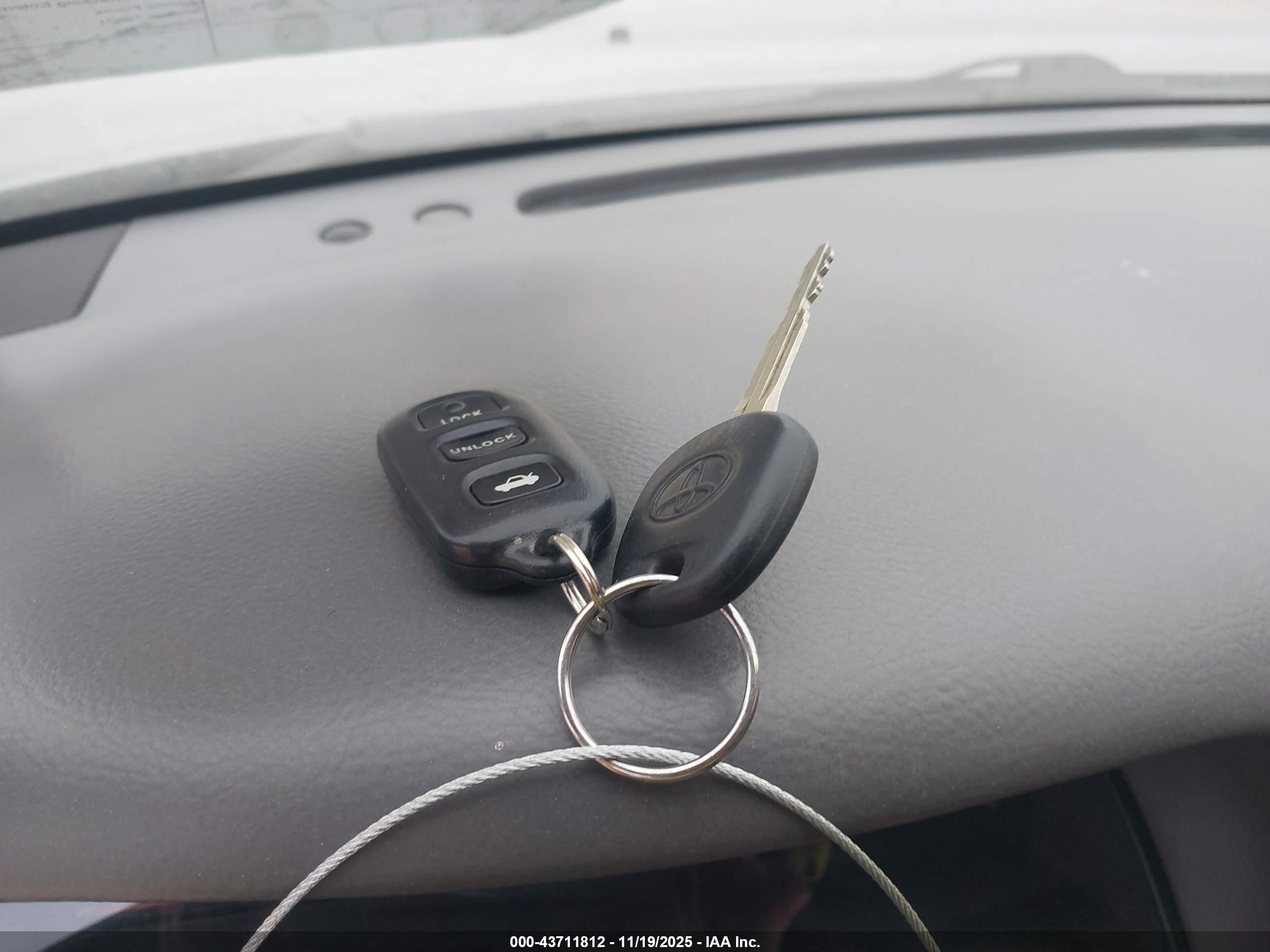 TOYOTA CAMRY image 11