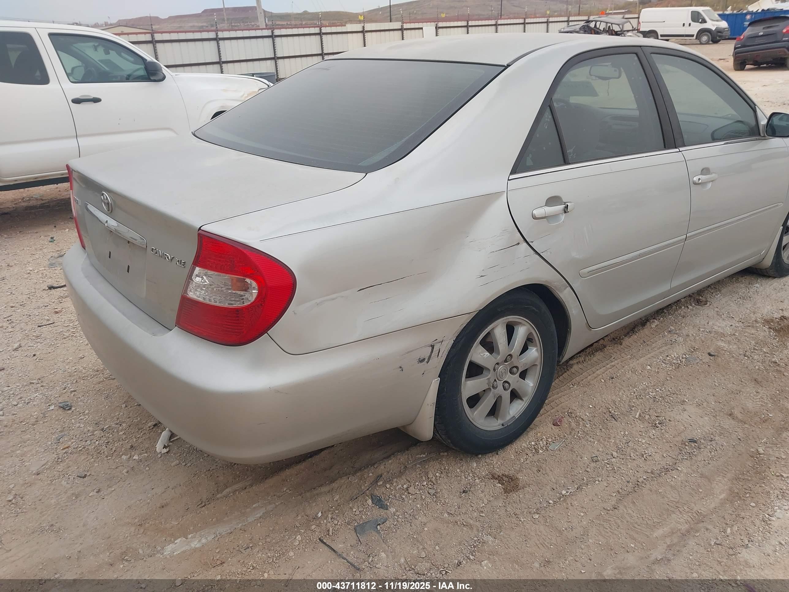 TOYOTA CAMRY image 6