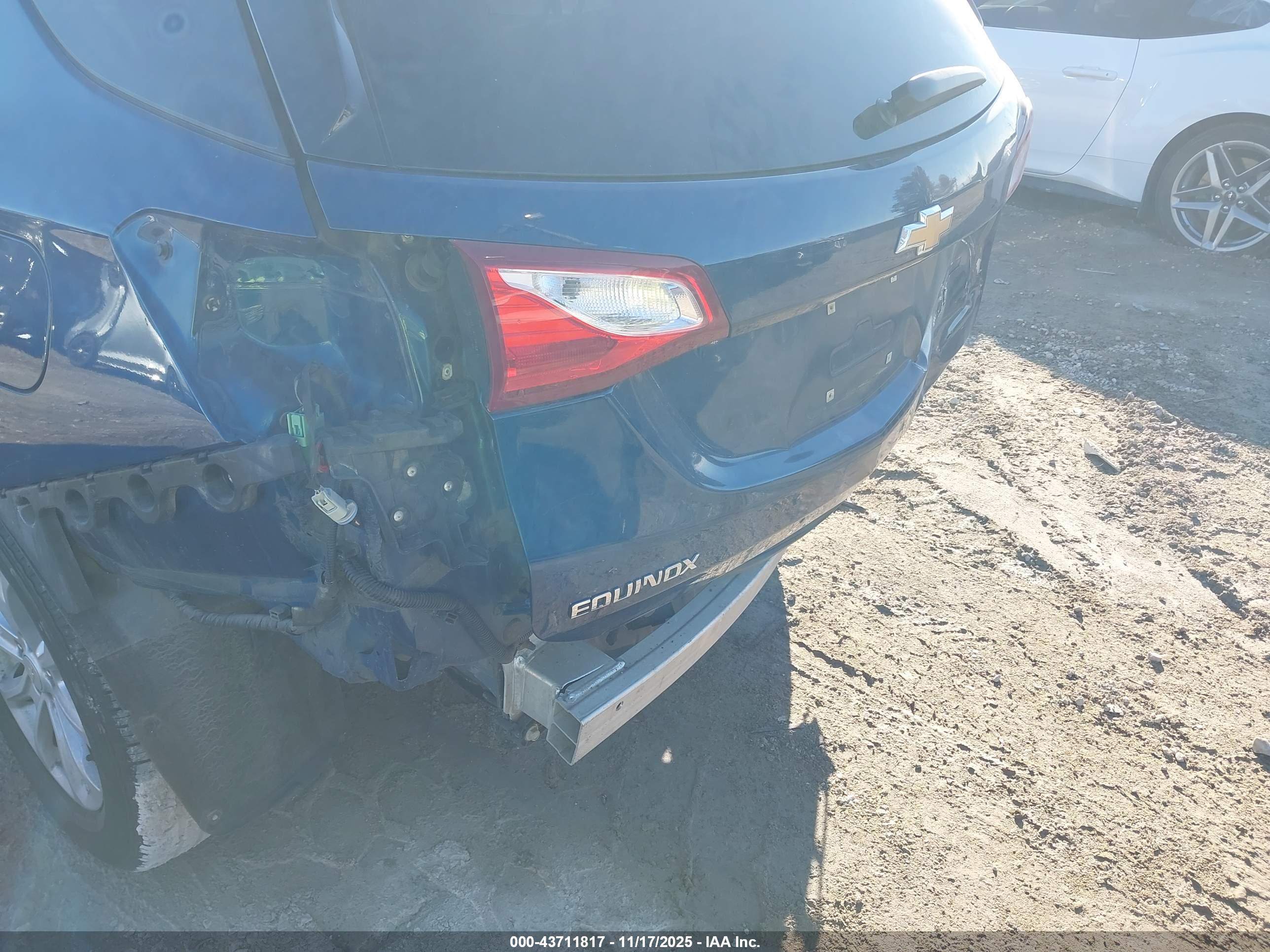 CHEVROLET EQUINOX image 6