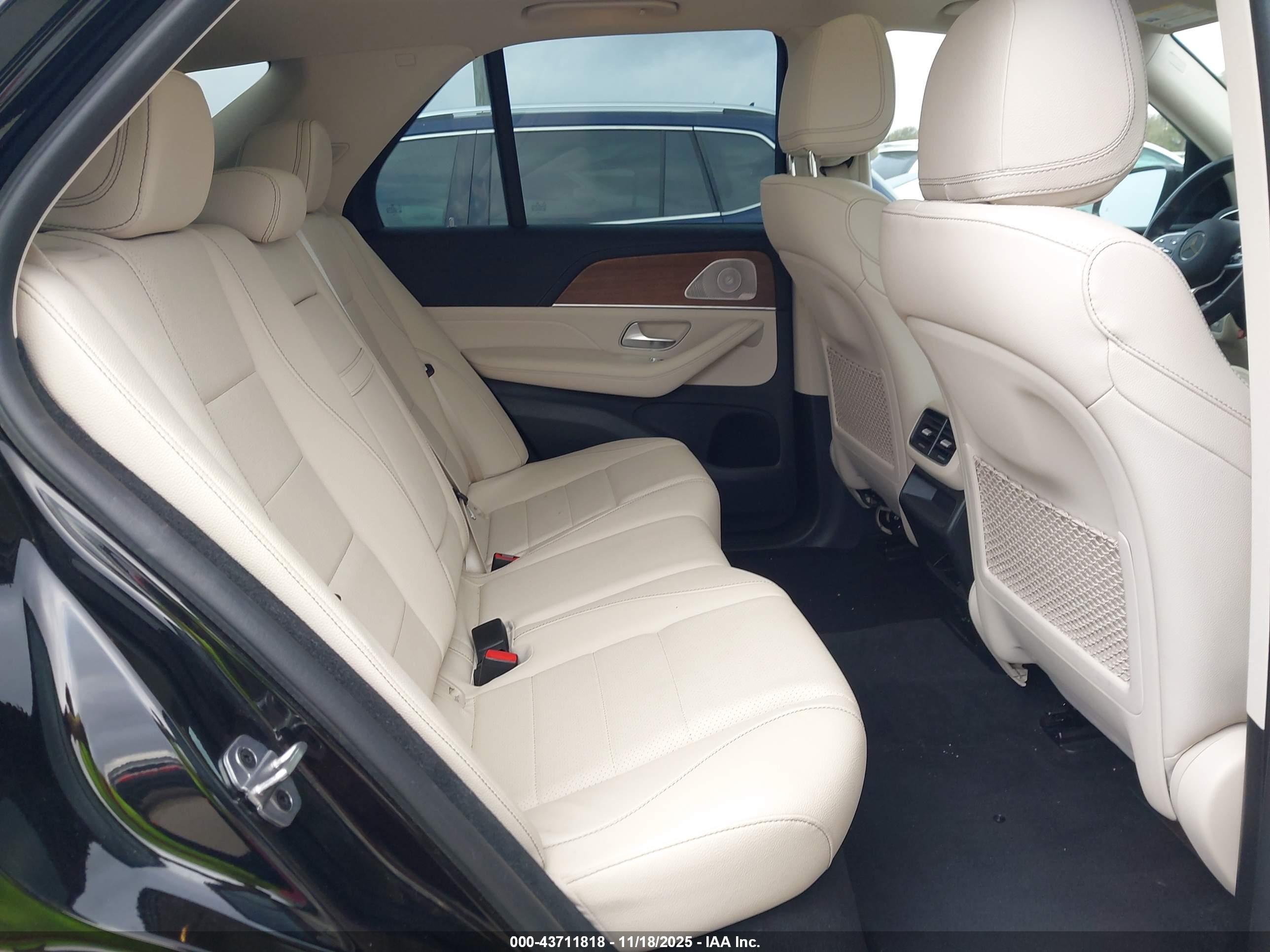 MERCEDES-BENZ GLE image 8