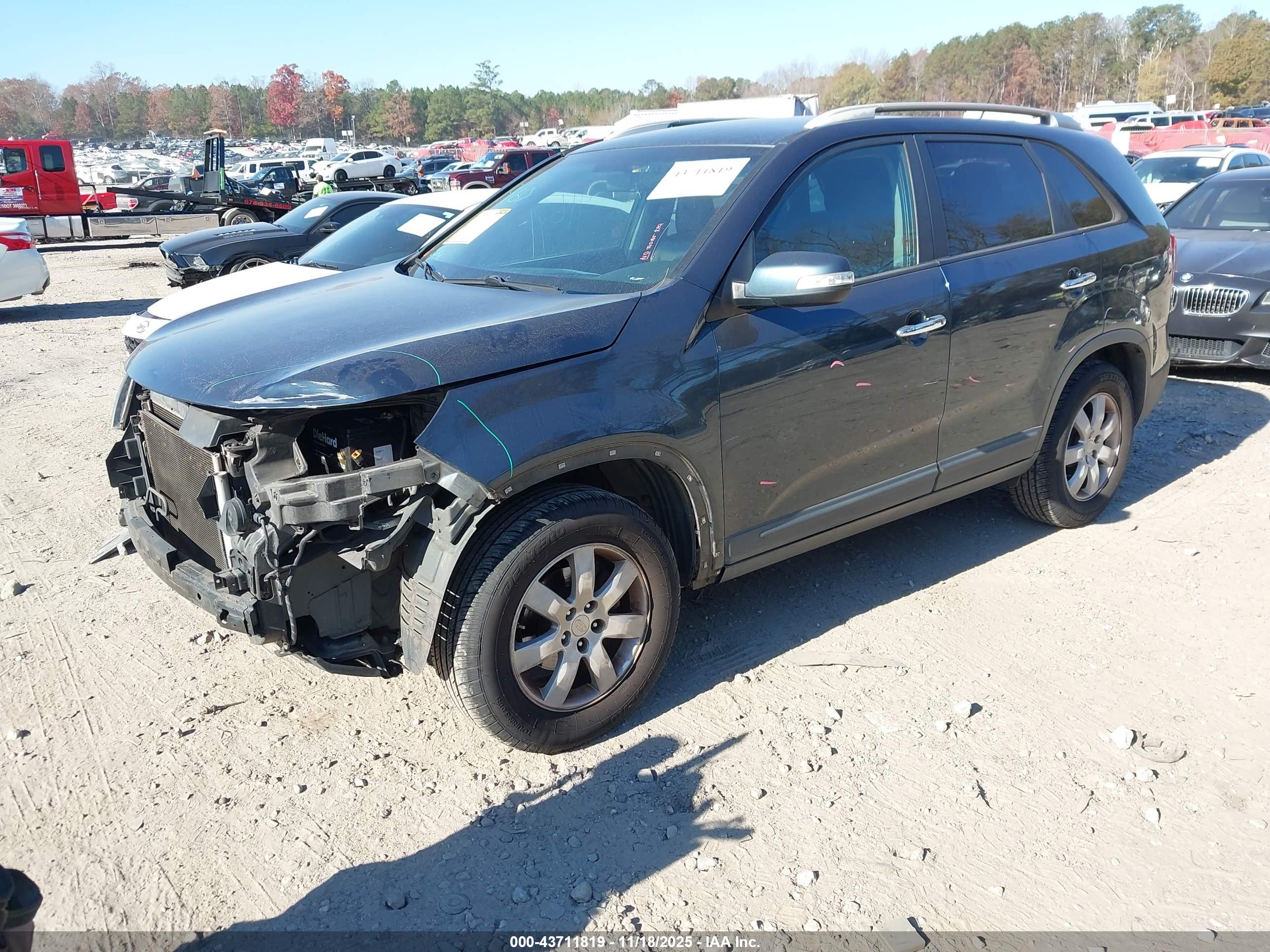 KIA SORENTO image 2