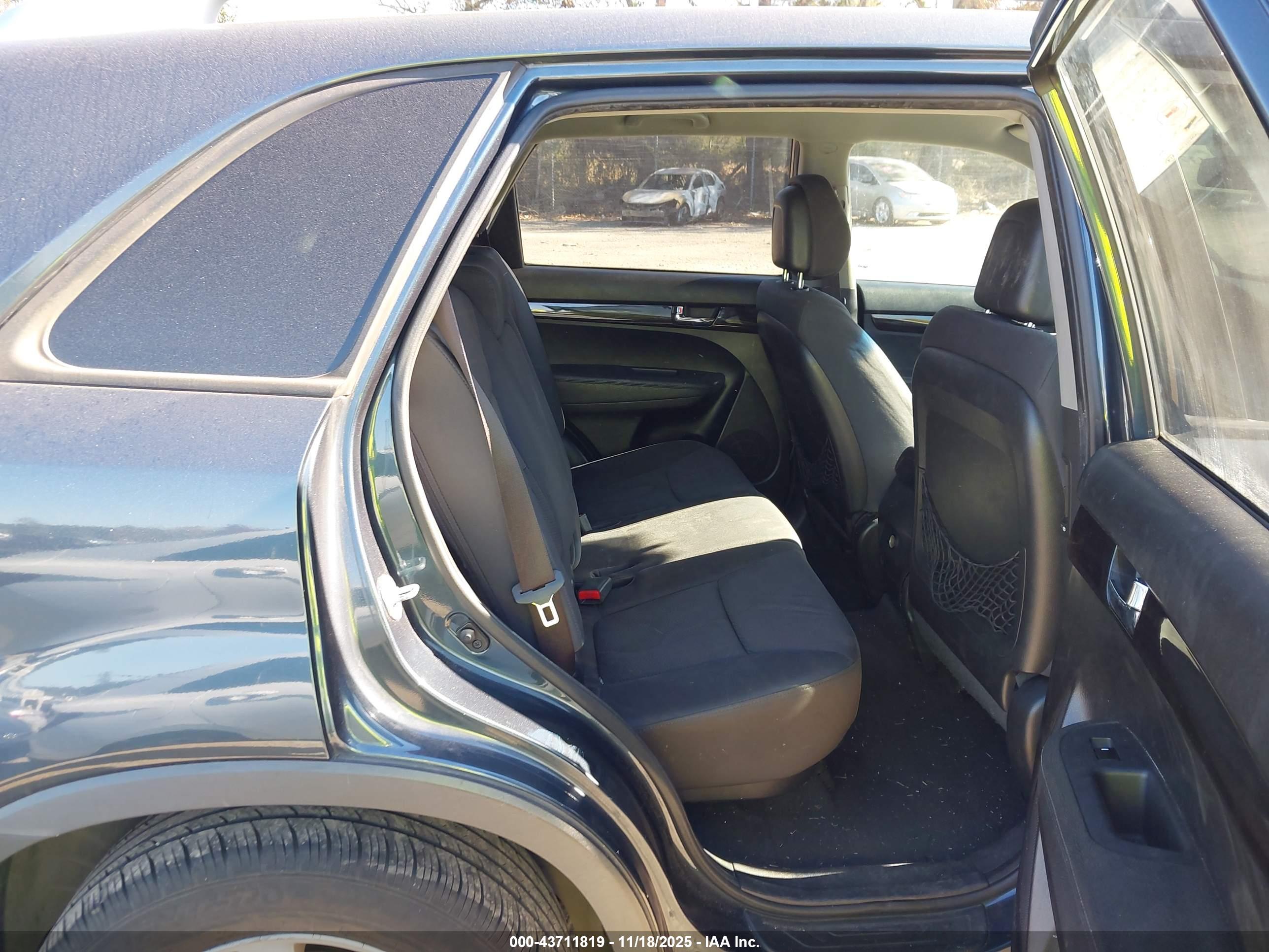 KIA SORENTO image 8