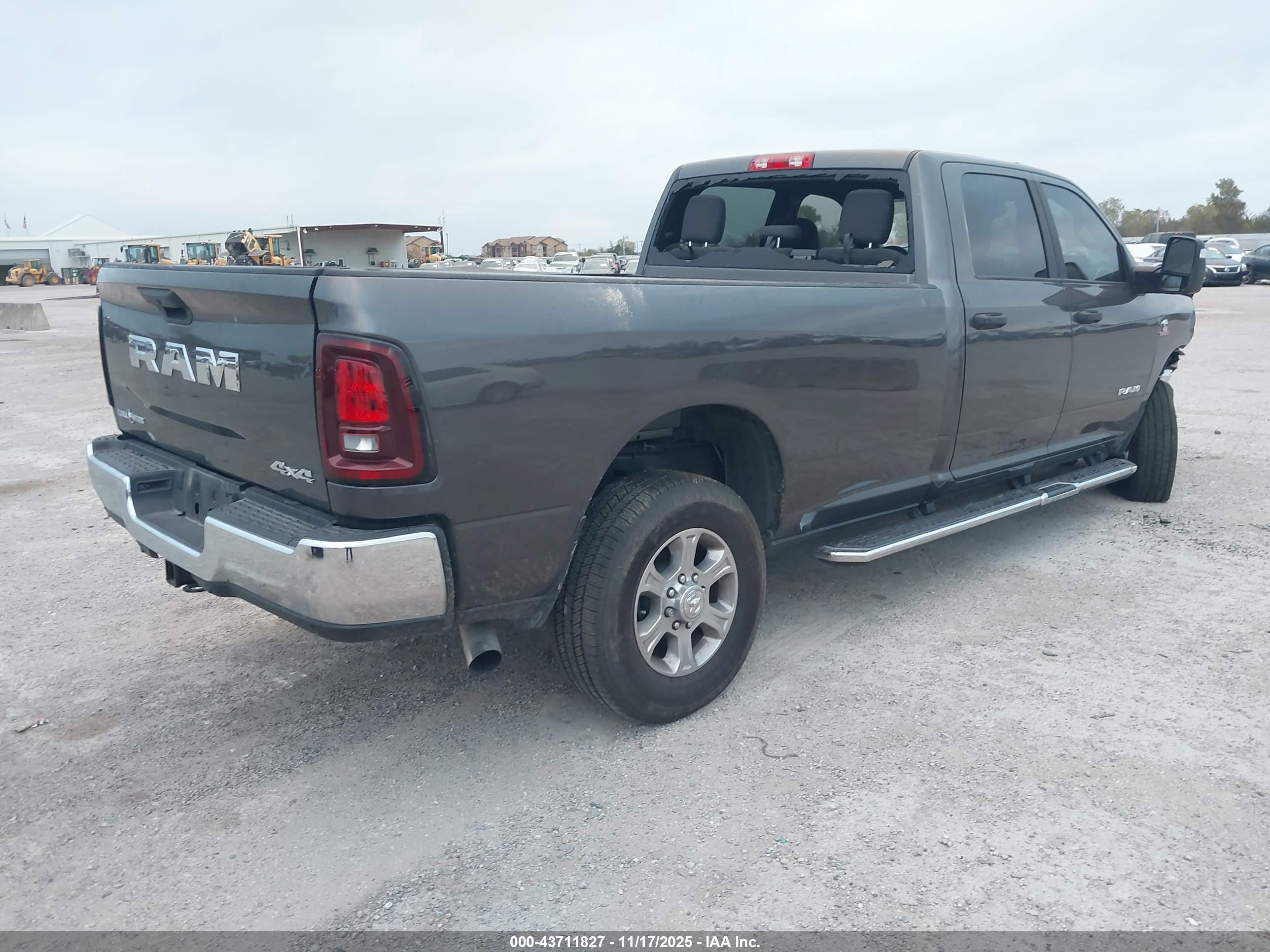 RAM 2500 image 4