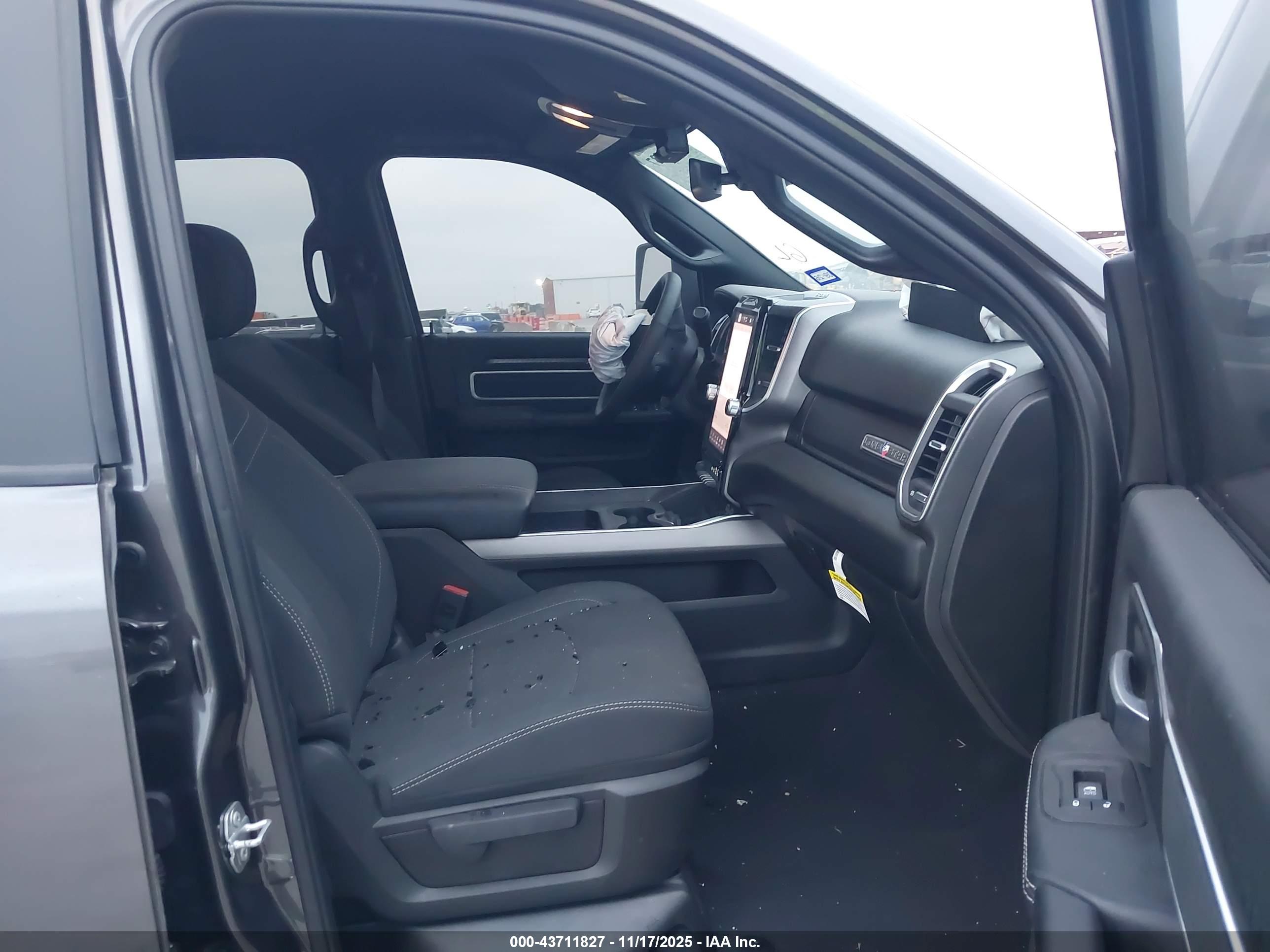RAM 2500 image 5