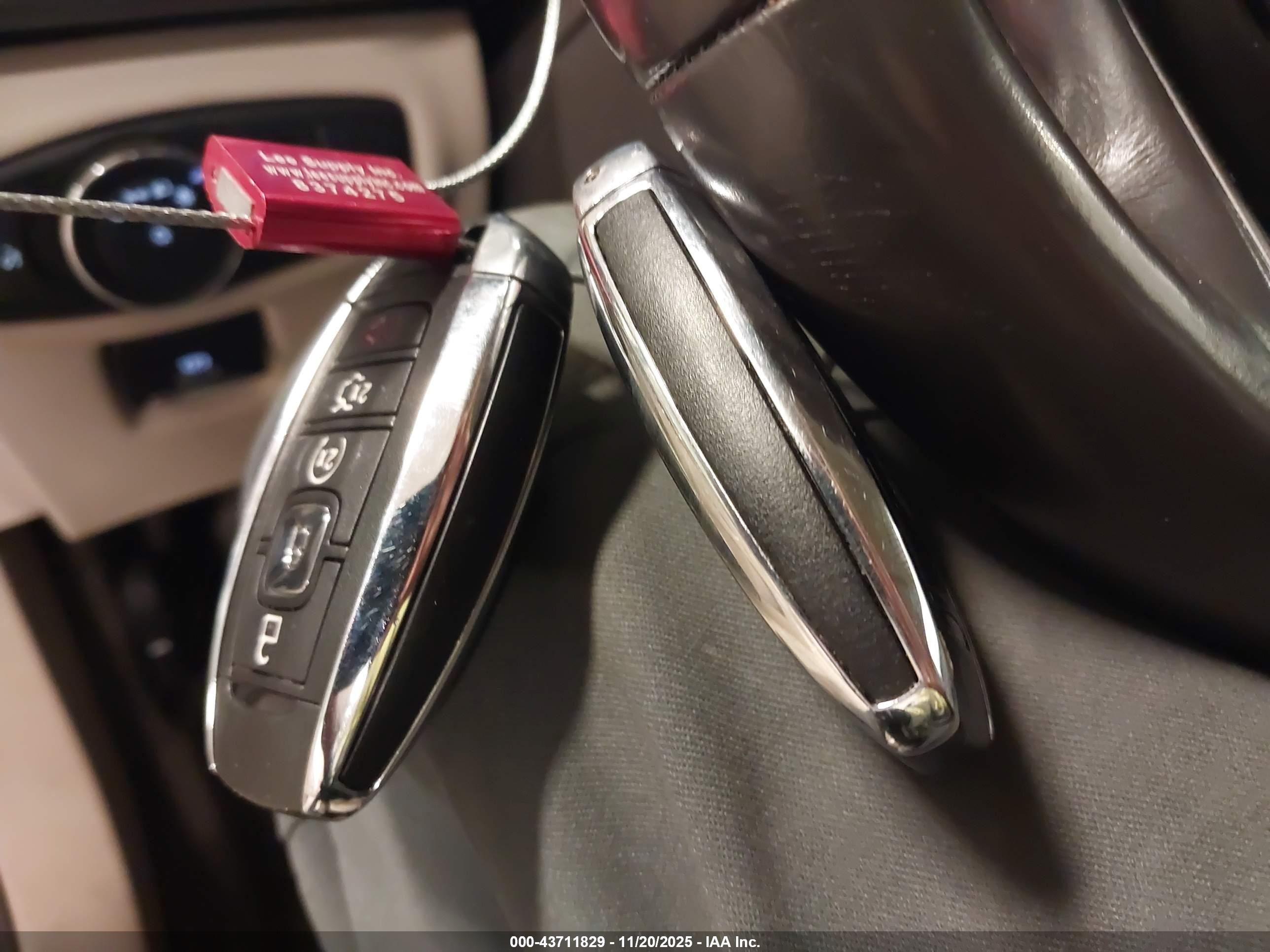 LINCOLN MKZ image 11