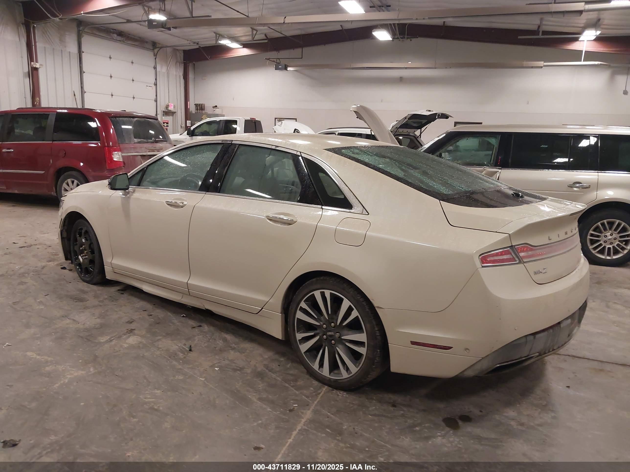 LINCOLN MKZ image 3