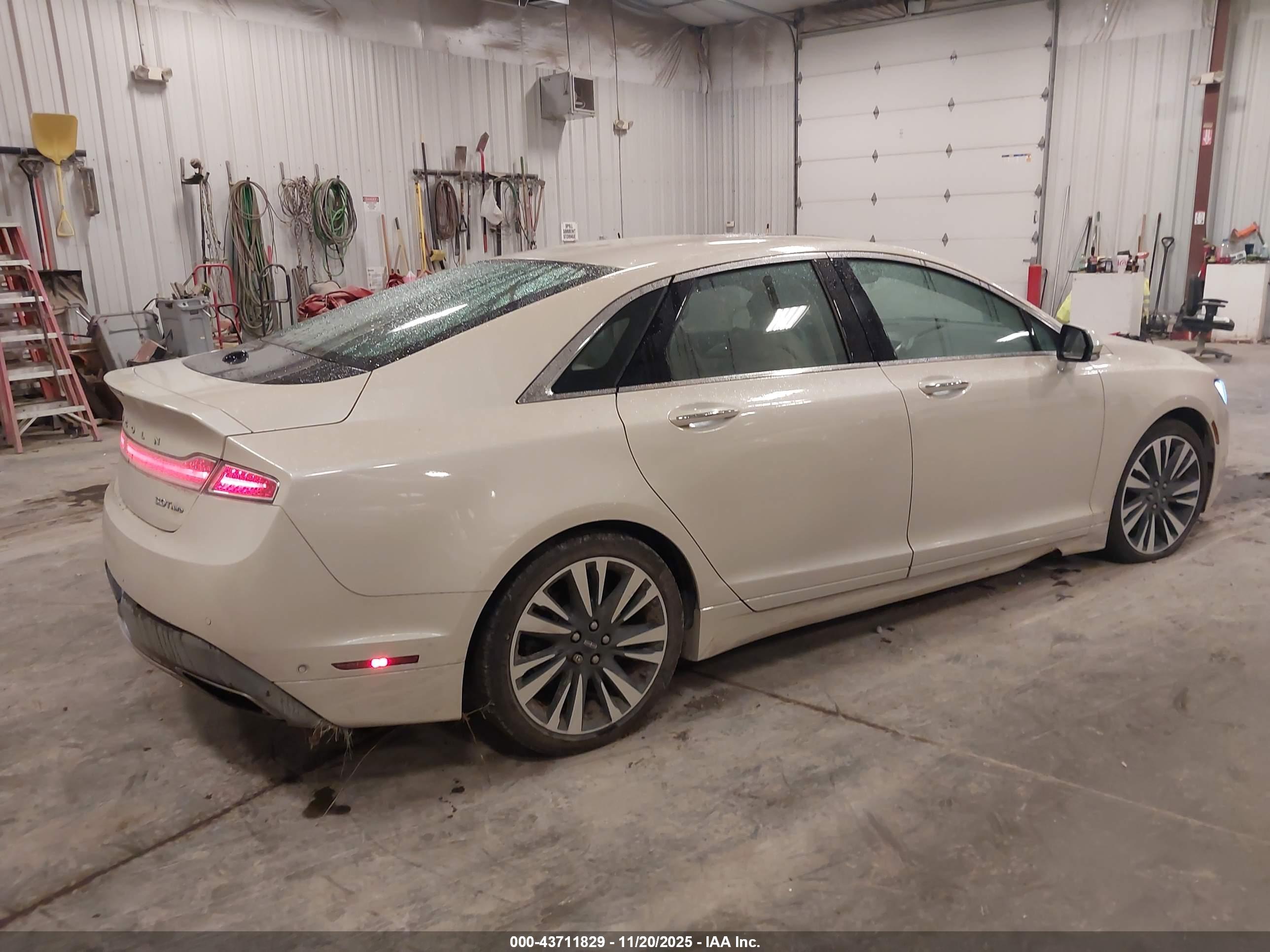 LINCOLN MKZ image 4