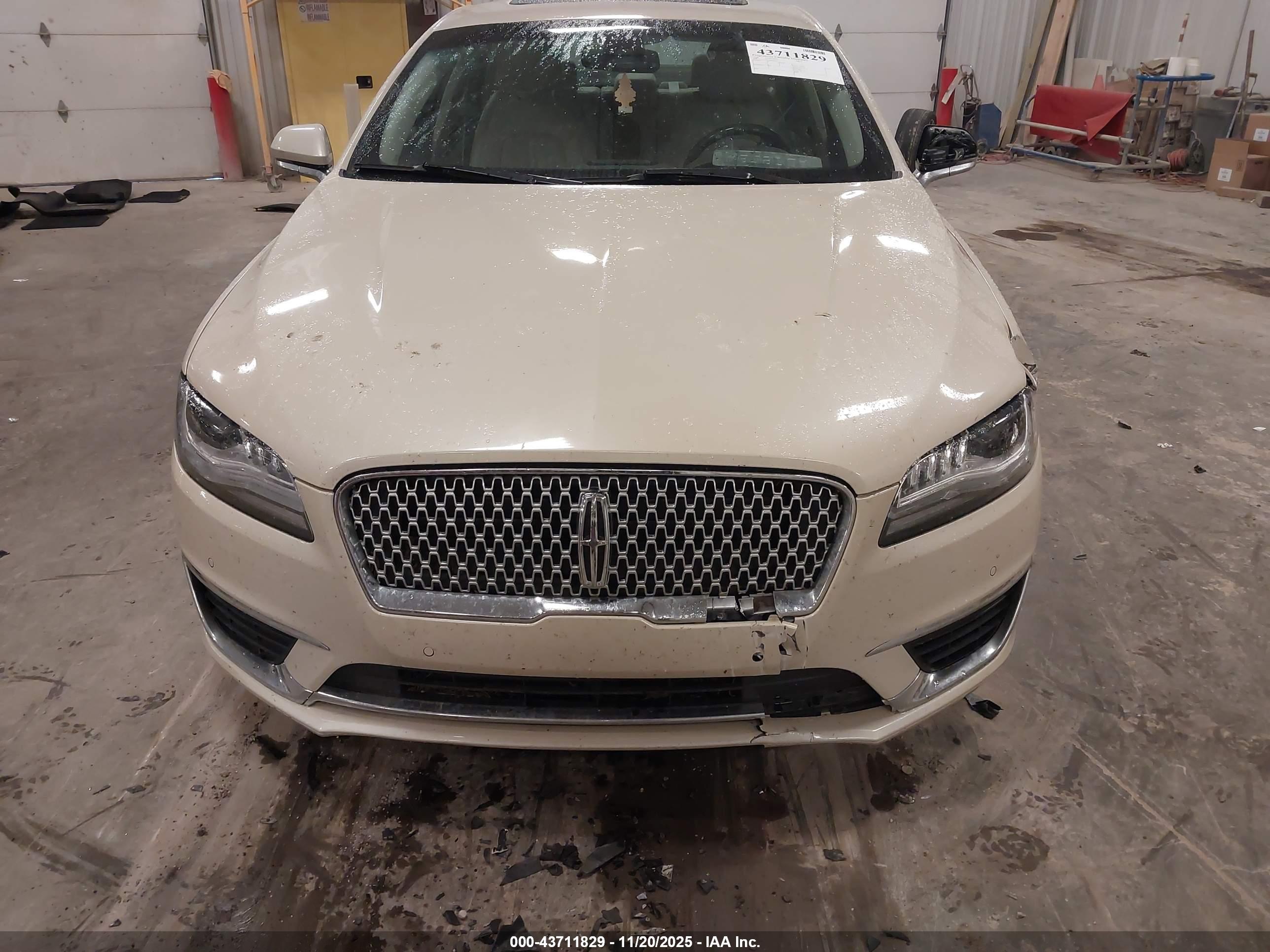 LINCOLN MKZ image 6
