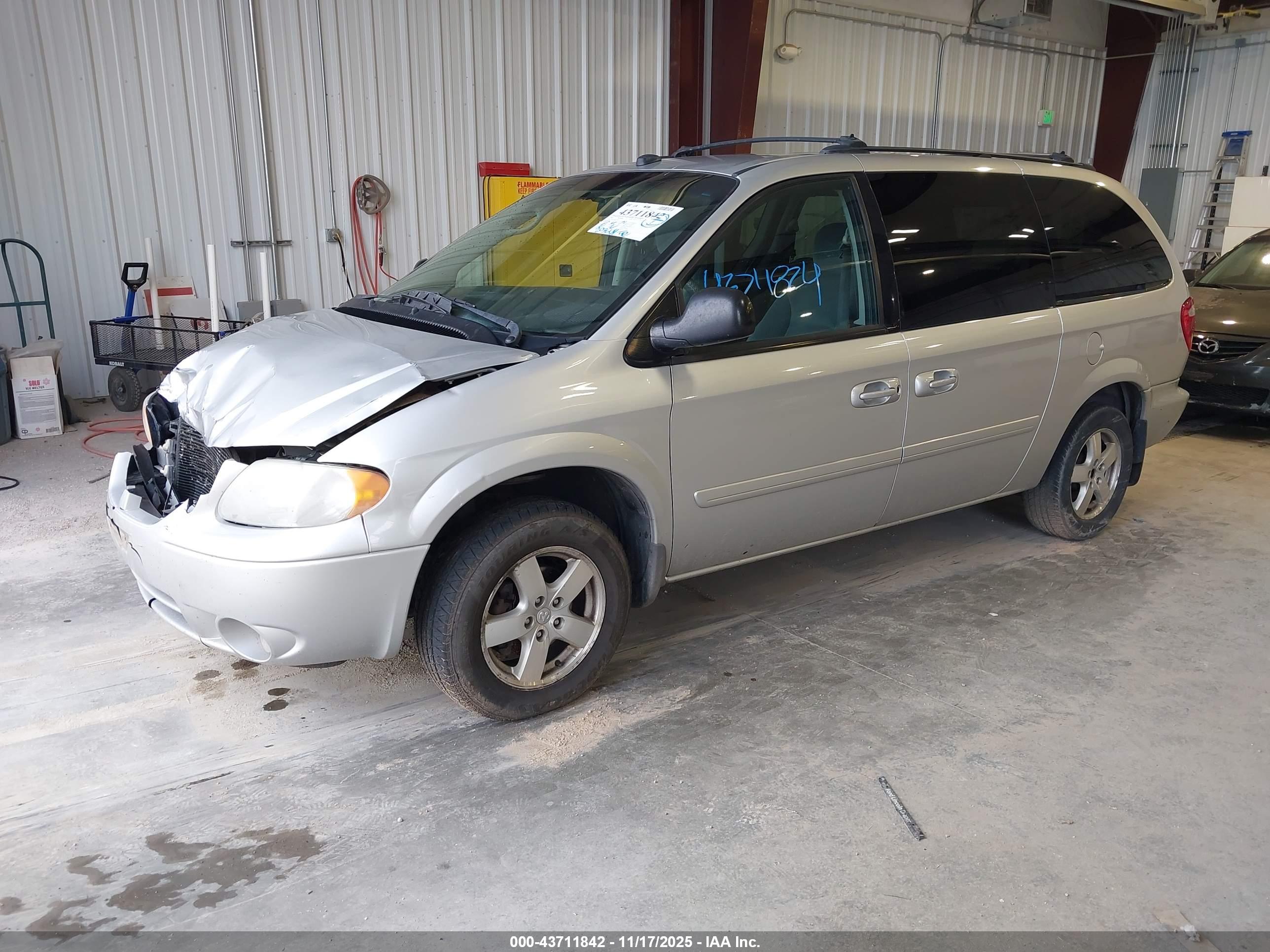 DODGE GRAND image 2