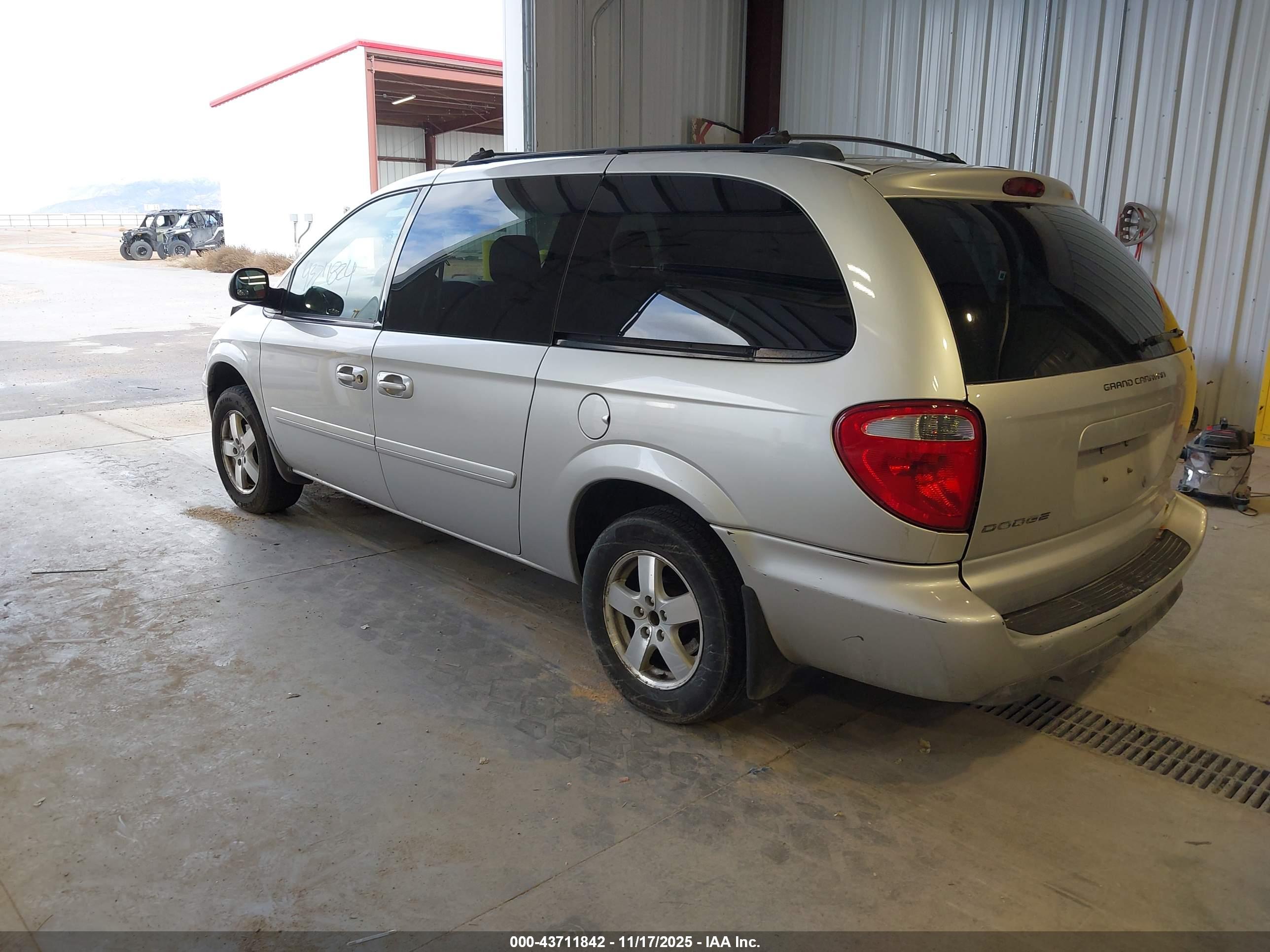 DODGE GRAND image 3