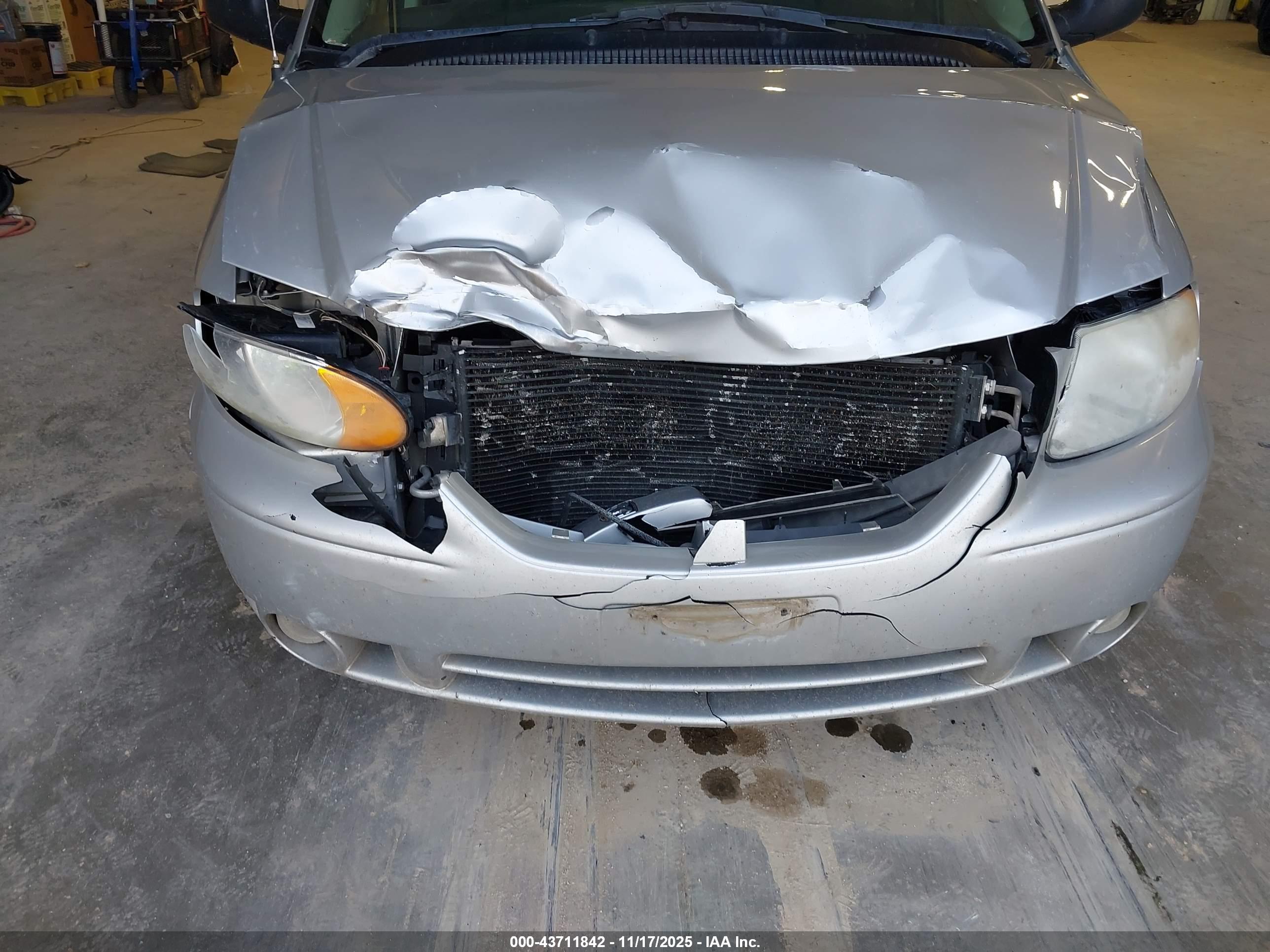 DODGE GRAND image 6