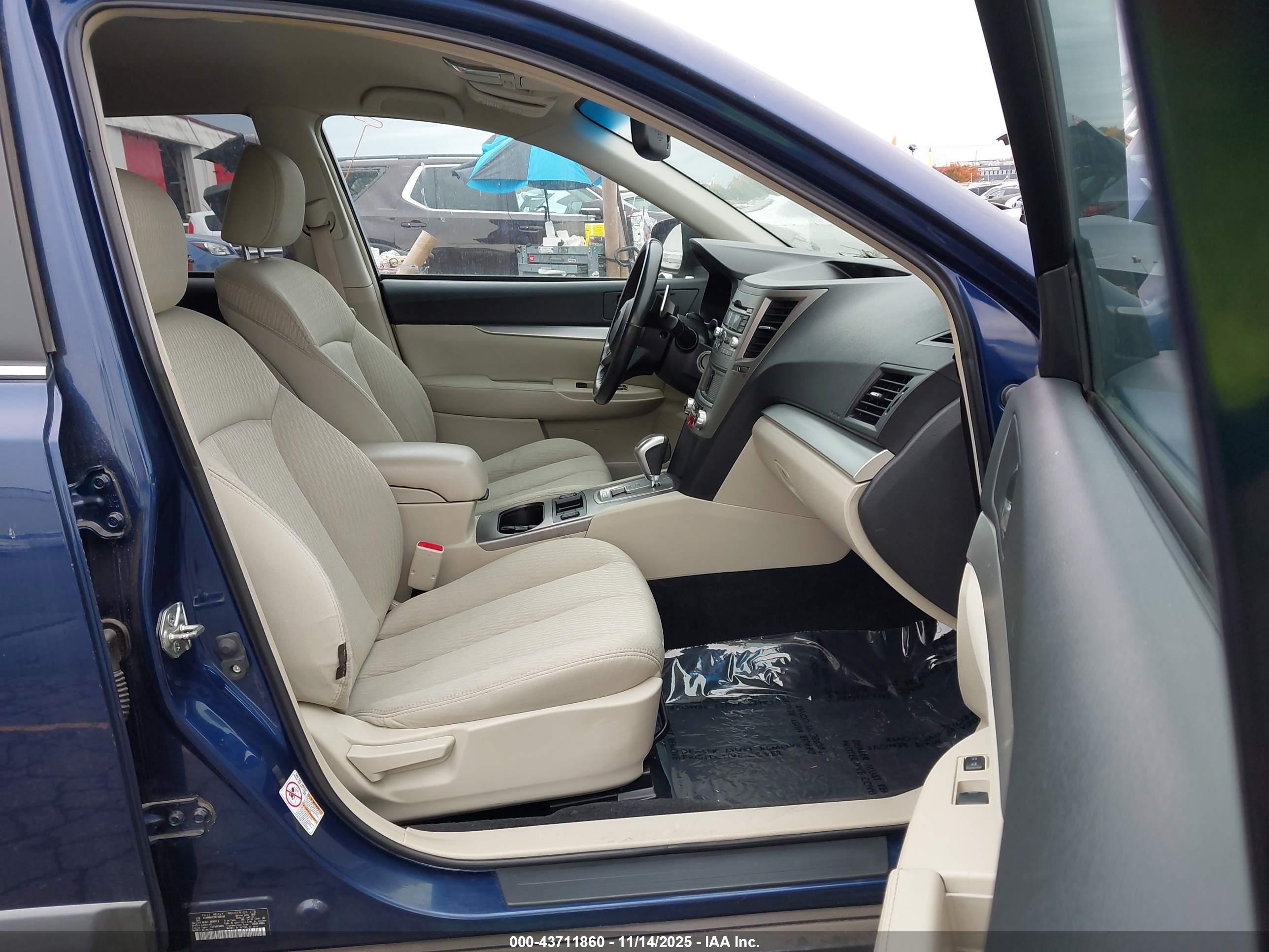 SUBARU OUTBACK image 5