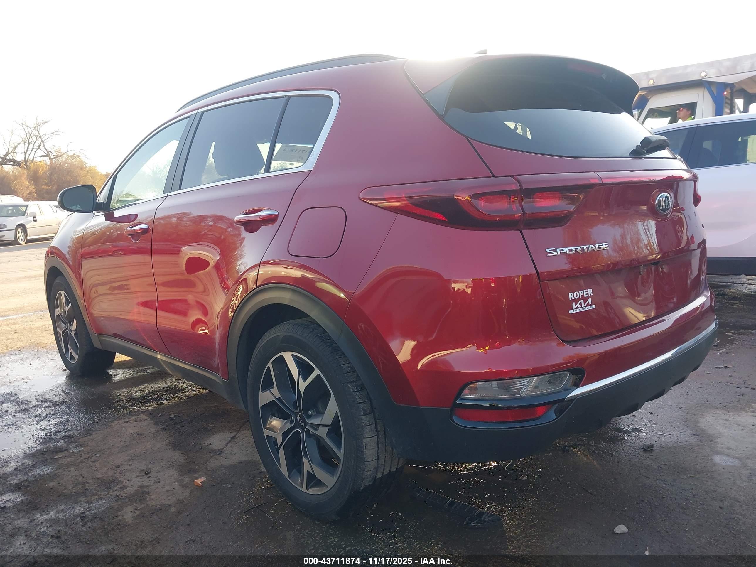 KIA SPORTAGE image 3