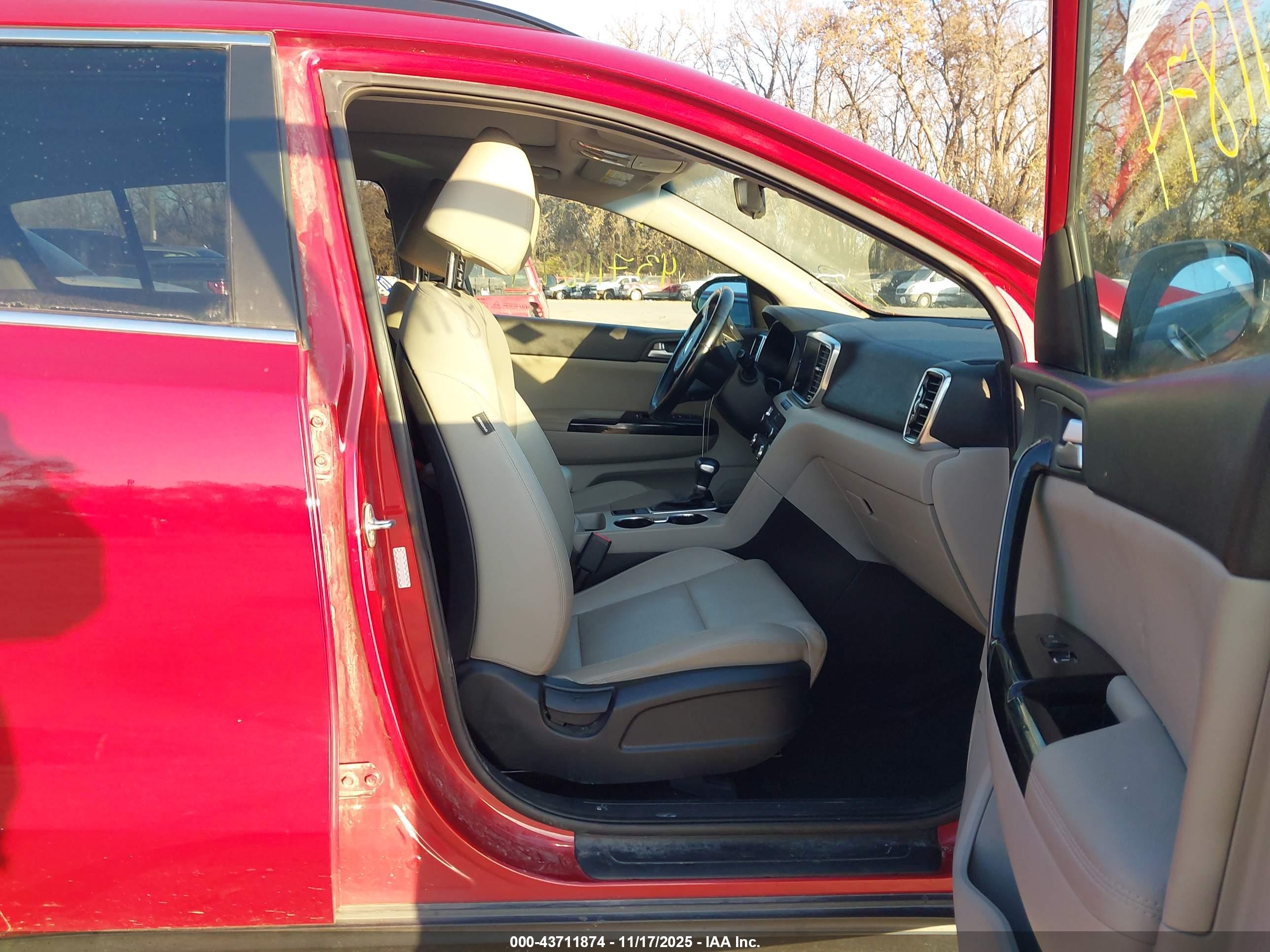 KIA SPORTAGE image 5